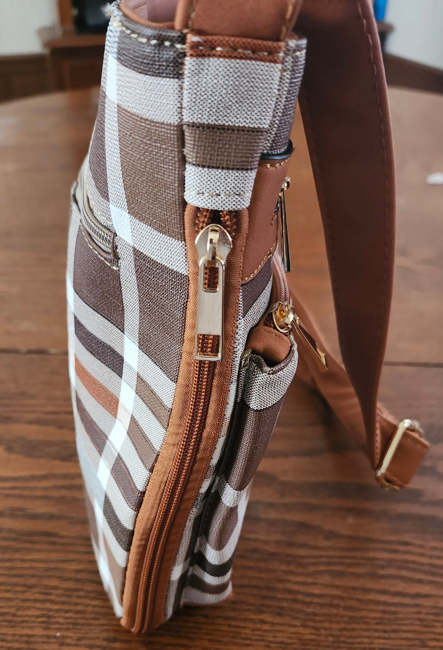 Woman Fashion PlaidTote Crossbody Bag With The Adjustable Strap "New Arrival"