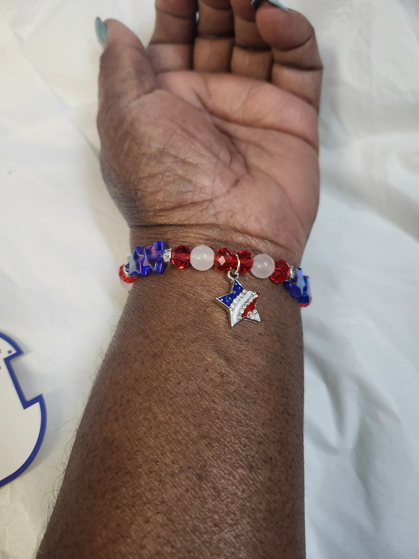 Woman Stretchy Fashion Charm Bling Heart Or Star Braclet Color Red.White.Blue. "New Arrival"