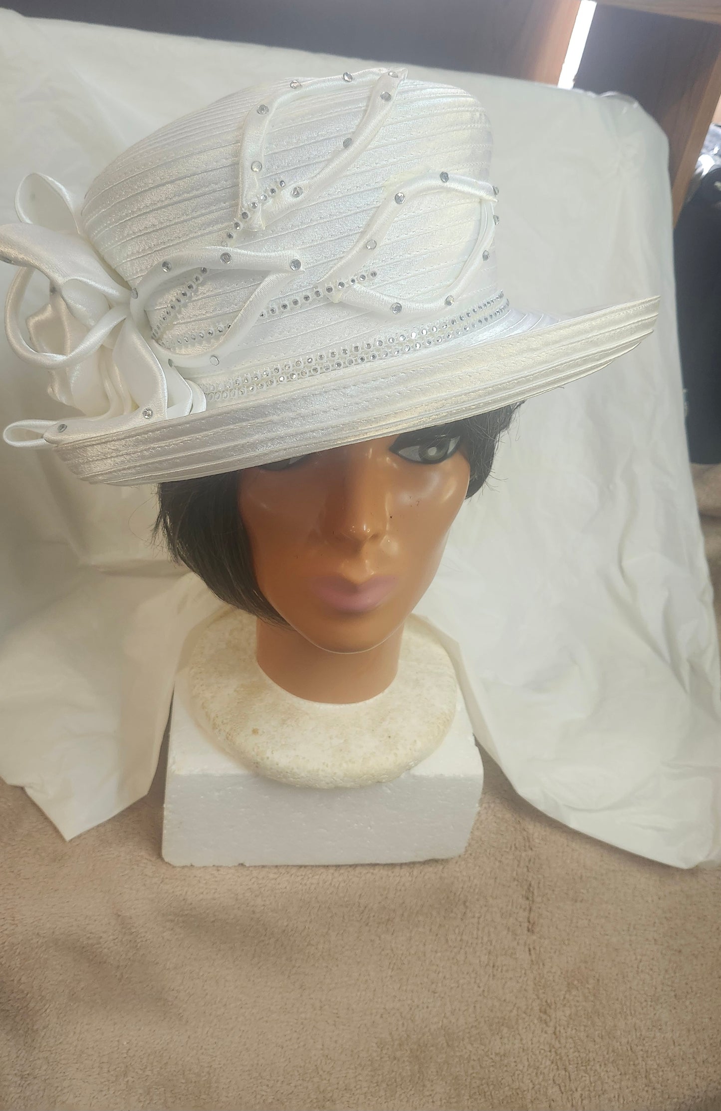 White Elegant Dress Hat. Color White "Just In Time For Mothers Day"