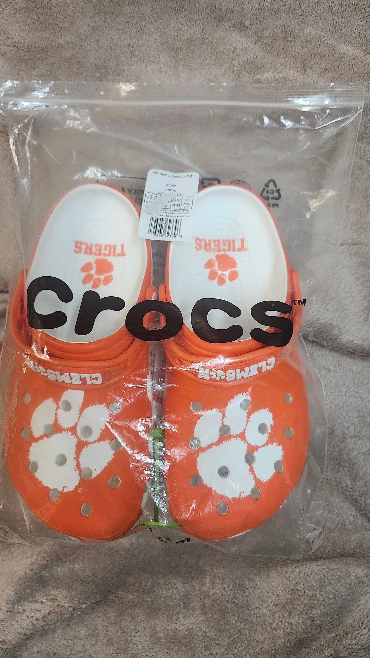 Clemson Tigers Unisex Classic Clog Crocs Size 8 W "New Arrival"Just in time for Mothers Day
