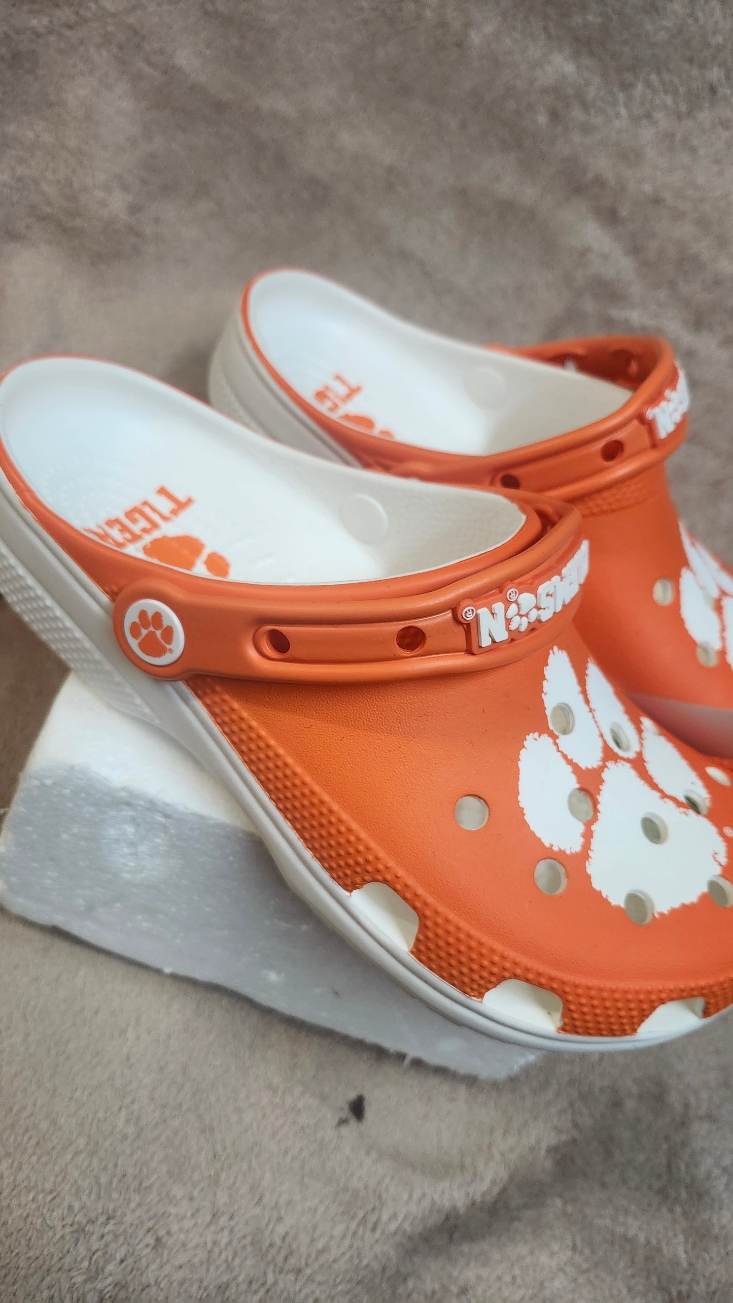 Clemson Tigers Unisex Classic Clog Crocs Size 8 W "New Arrival"Just in time for Mothers Day