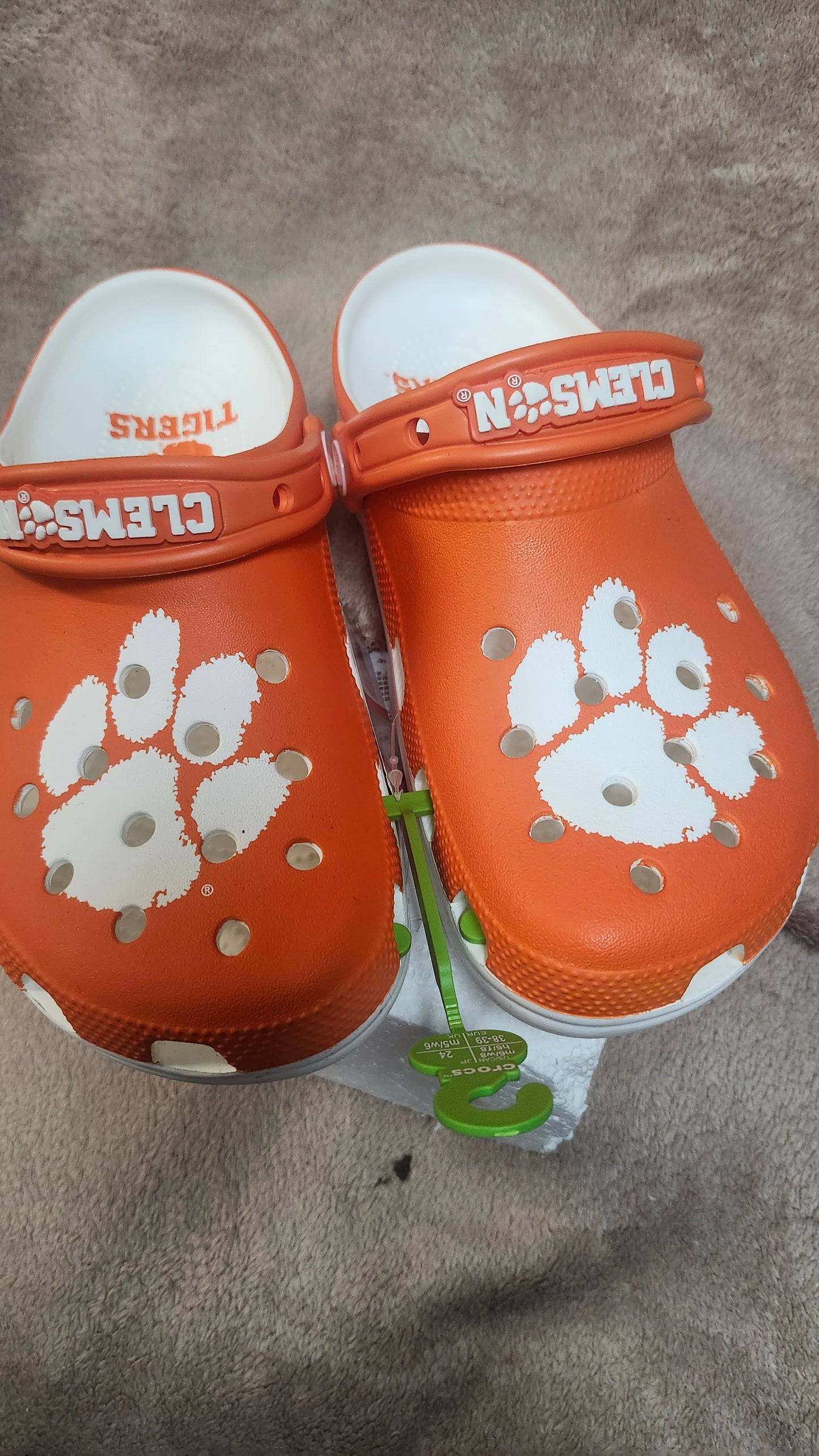 Clemson Tigers Unisex Classic Clog Crocs Size 8 W "New Arrival"Just in time for Mothers Day