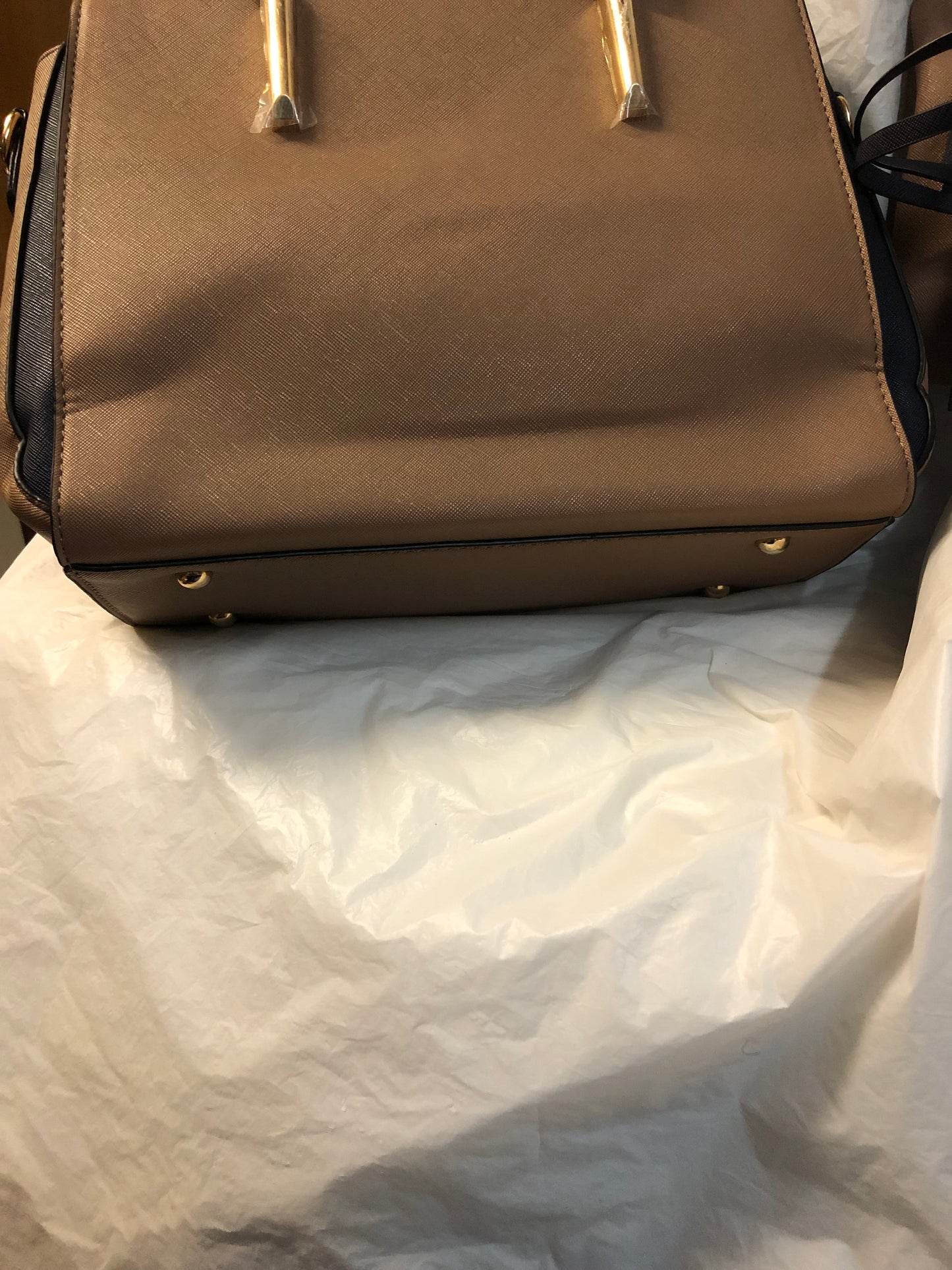 Womans Fashion 4Pic. Crossbody/Tote Bag "New Arrival"Great Gift For Mother's Day! (SOLD OUT)