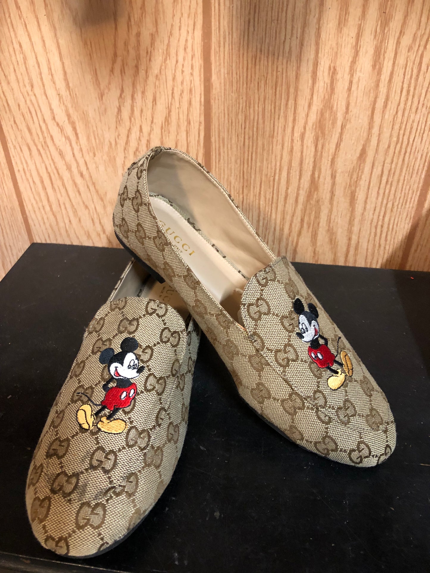Woman Mickey Mouse Flats Size 8 Color Tan(Sold Out)
