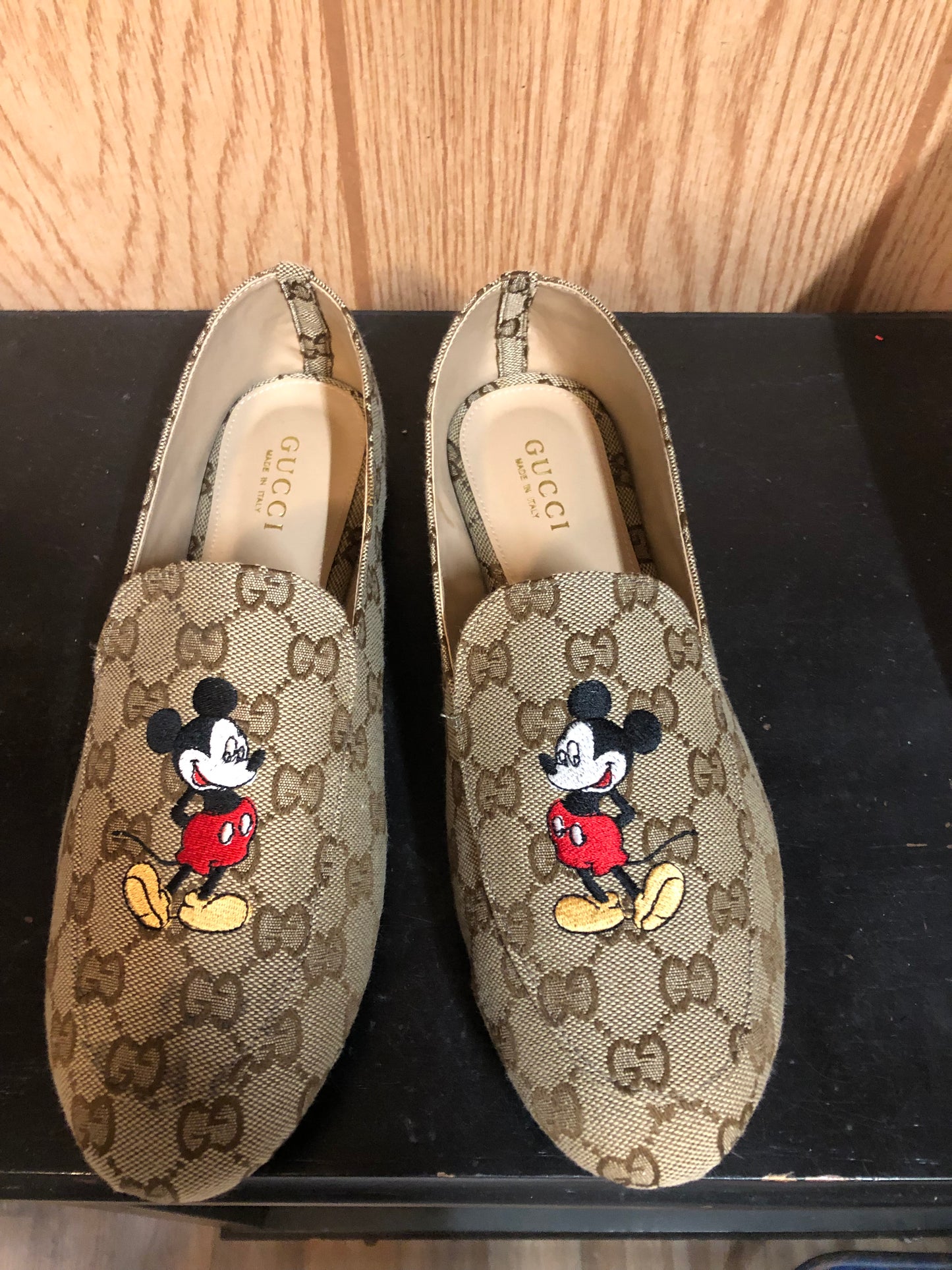 Woman Mickey Mouse Flats Size 8 Color Tan(Sold Out)