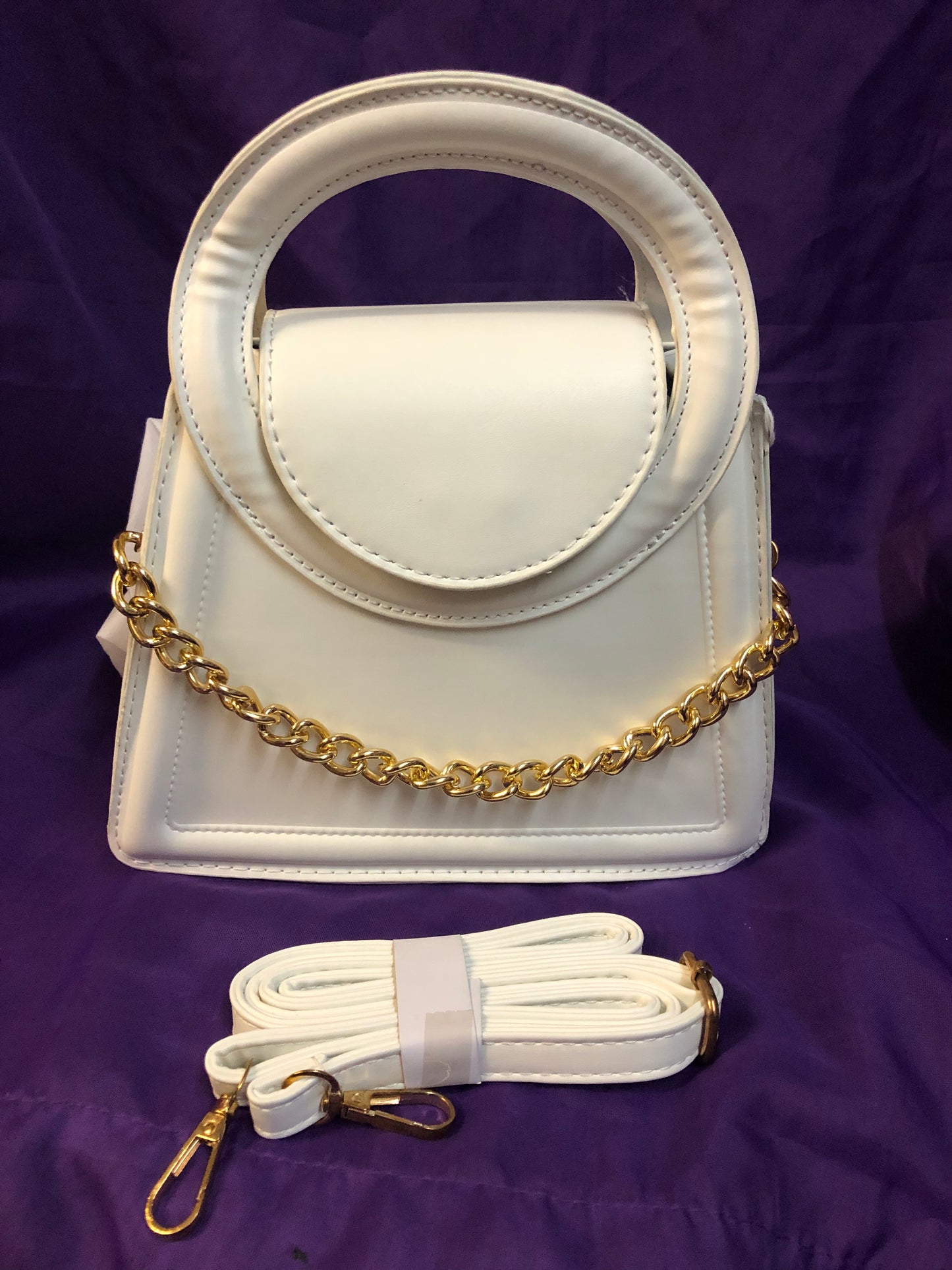 Woman Tote+ Chain Tote/Crossbody Bag Color White "New Arrival" SOLD OUT!