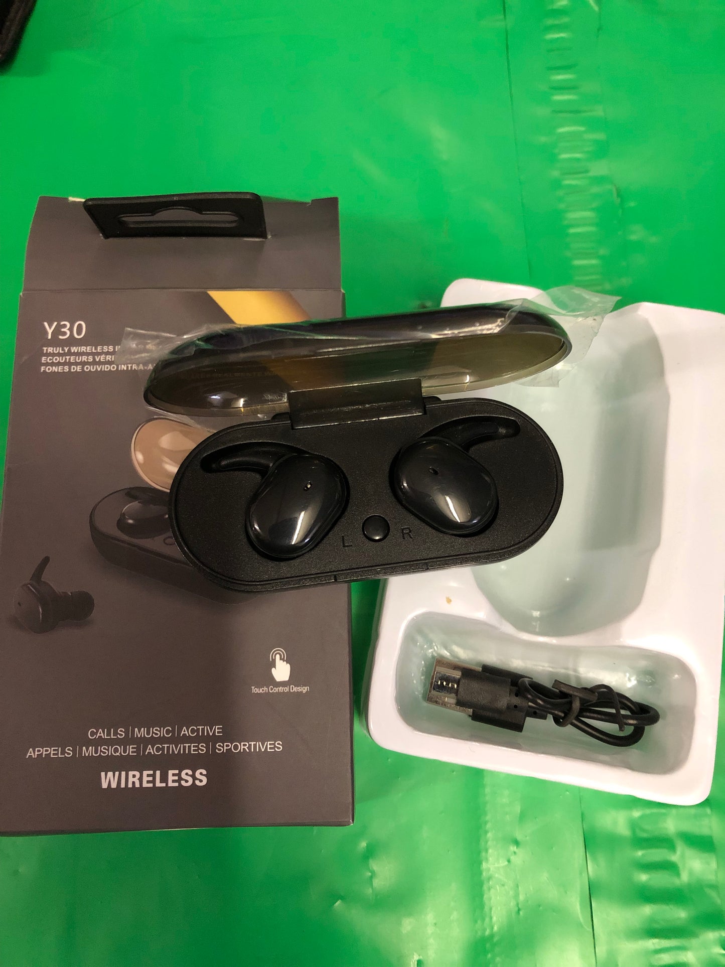 Y30 Truly Wireless In-Ear Headphones Color Black "Great Father's Day Gift"