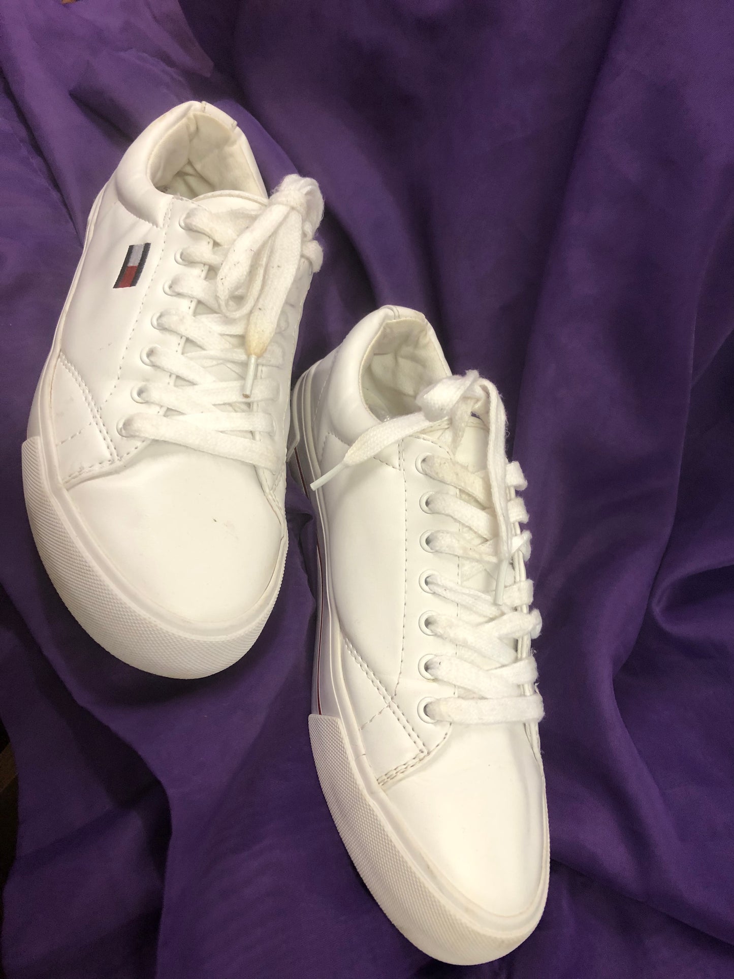 MEN'S TOMMY HILFIGER RADAM SNEAKER WHITE LEATHER "Pre-Owned Item" Great Cond.