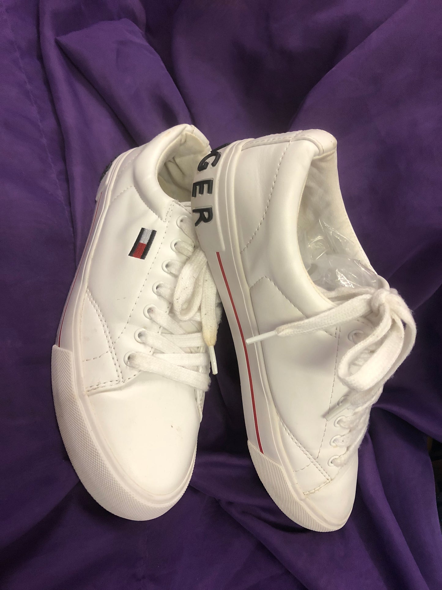 MEN'S TOMMY HILFIGER RADAM SNEAKER WHITE LEATHER "Pre-Owned Item" Great Cond.