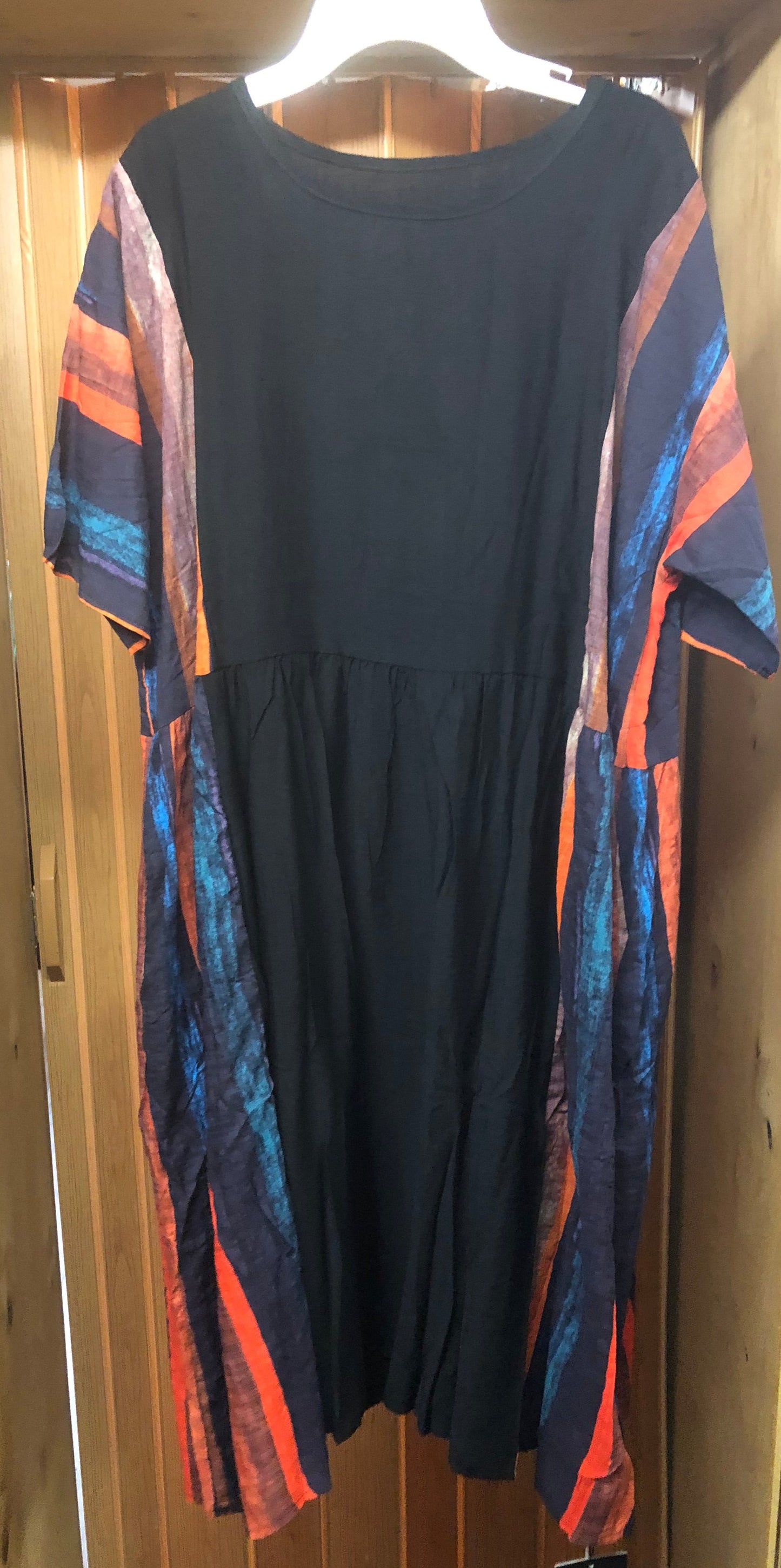 Woman Fashion Dress With Pockets Size XL/1XL Color Tan Or Black With Side Multi Colors "New Arrival"