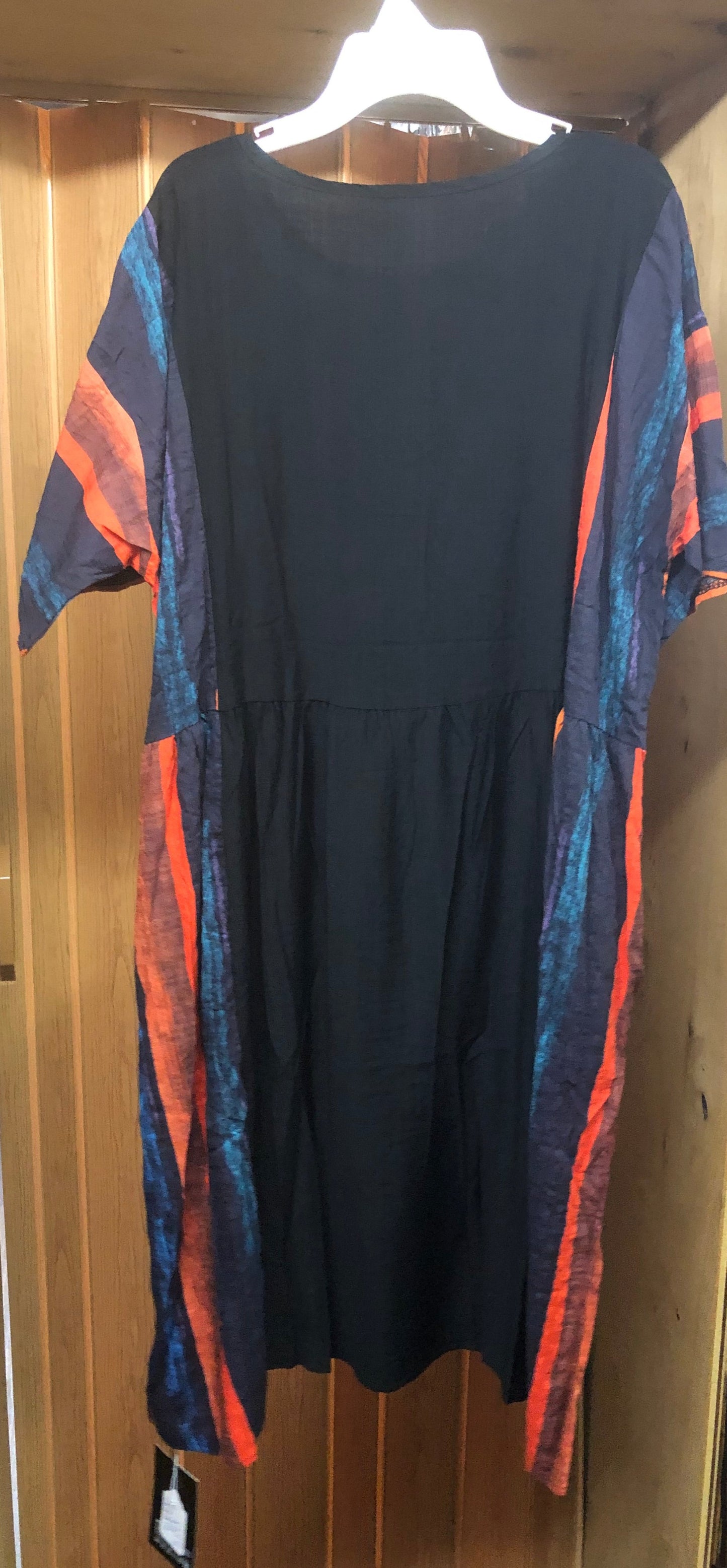 Woman Fashion Dress With Pockets Size XL/1XL Color Tan Or Black With Side Multi Colors "New Arrival"