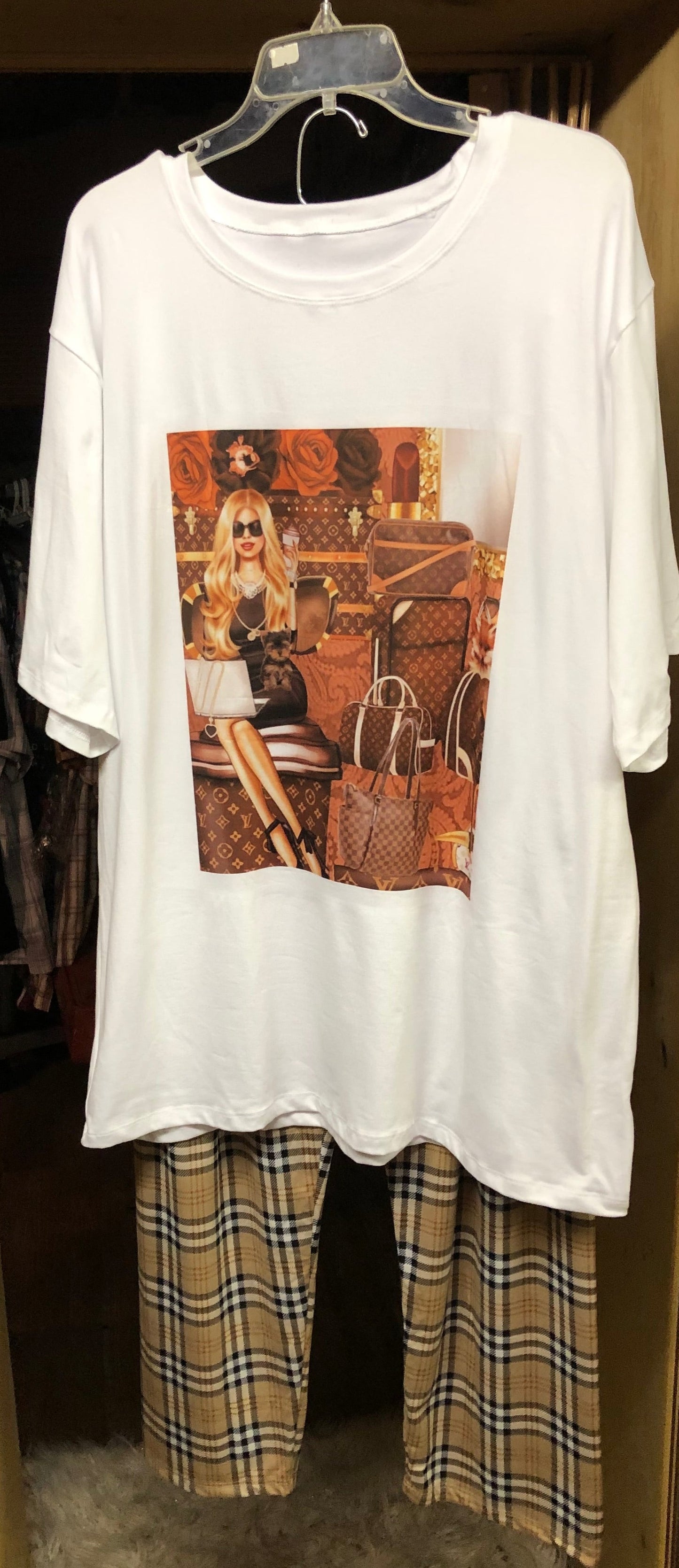 Woman 2 Pic. Fashion "Love Victoriously" Lounge Set Size 2XL Color White/Plaid "New Arrival"