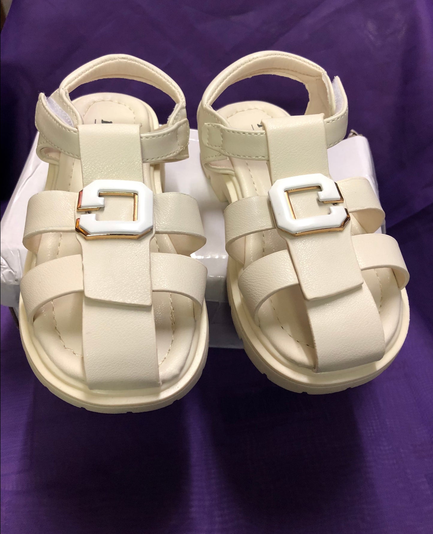 Girl Summer Beach Leather "G" Sandai Size 11 Color Cream "New Arrival"