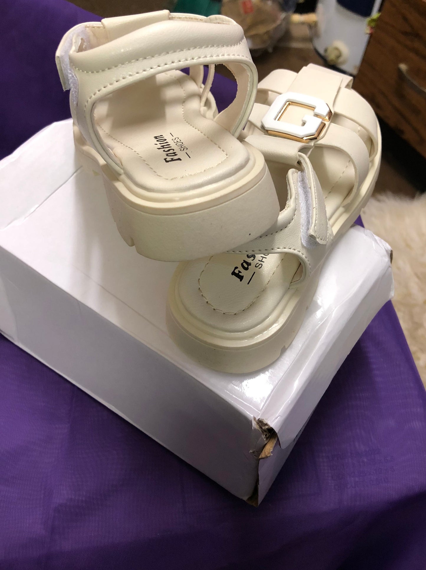 Girl Summer Beach Leather "G" Sandai Size 11 Color Cream "New Arrival"