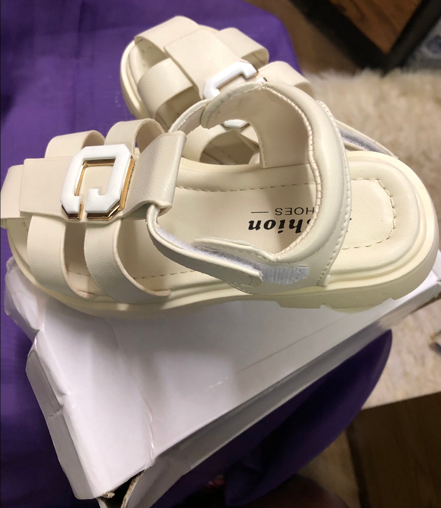 Girl Summer Beach Leather "G" Sandai Size 11 Color Cream "New Arrival"
