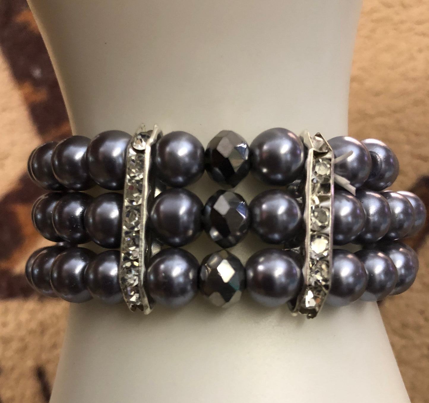 Woman 3 Stack Fashion Stretchy Pearl Crackle Stone Bracelet With Bling Inserts"New Arrival Comes In 7 Colorsl"