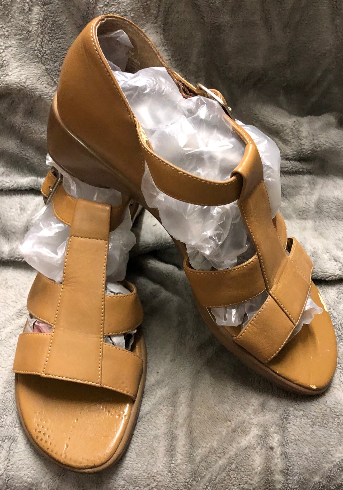 Woman Sandal Size 8 By Naturalizer Color Tan T- Strap Side Buckle