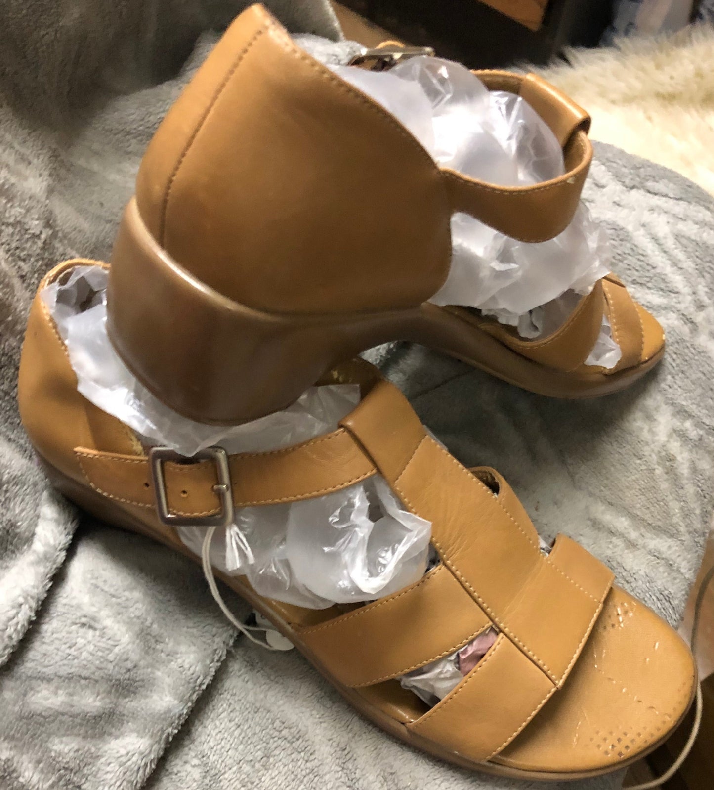 Woman Sandal Size 8 By Naturalizer Color Tan T- Strap Side Buckle