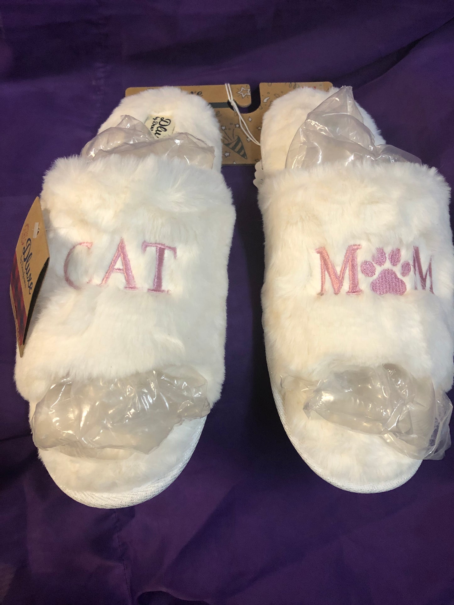 Woman Bed Slippers (For The Cat Lover Mom) Color Off White Size XL (11-12) SOLD OUT