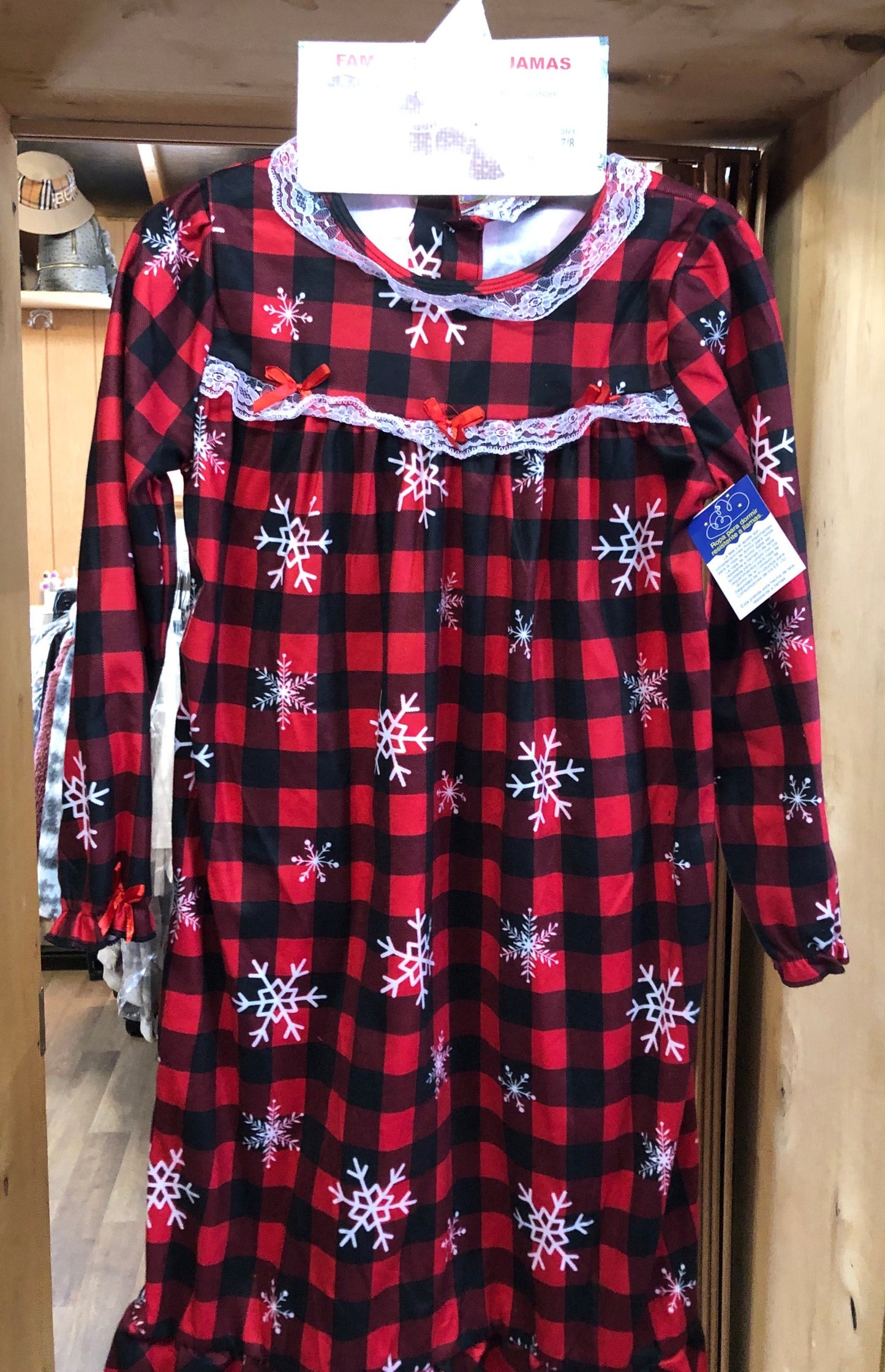 Girl Christmas Sleep Pajamas Size 7/8 color Red Great "New Arrival" Just In Time For Christmas.