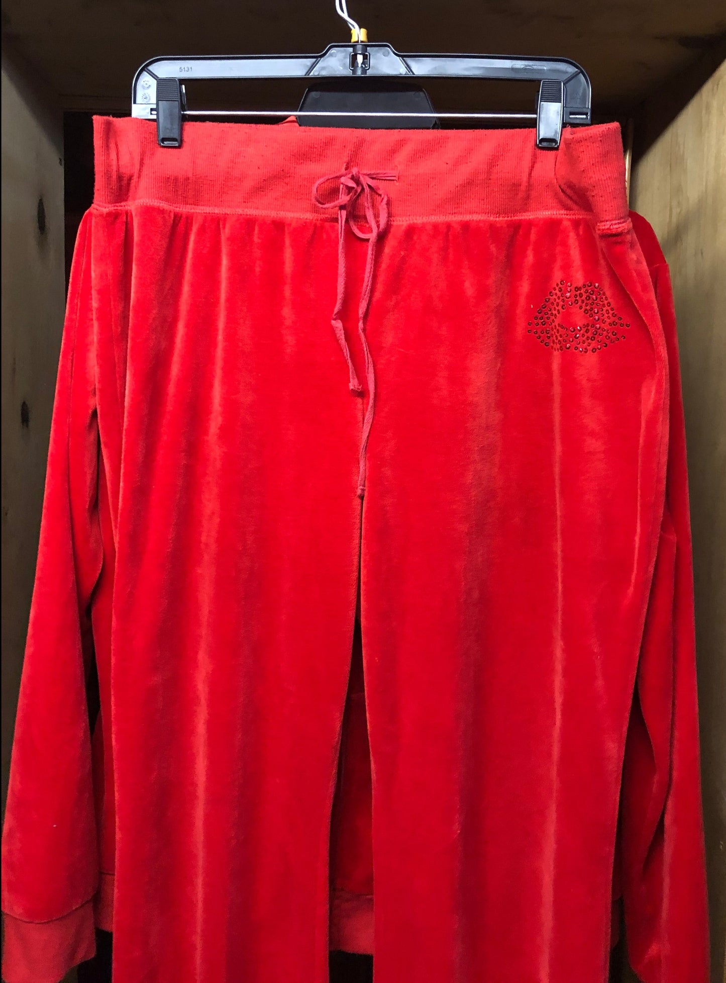 Woman 2 pic.Jogger Set Zipper Front Hoodie With pockets Size 2XL Color Red Raver