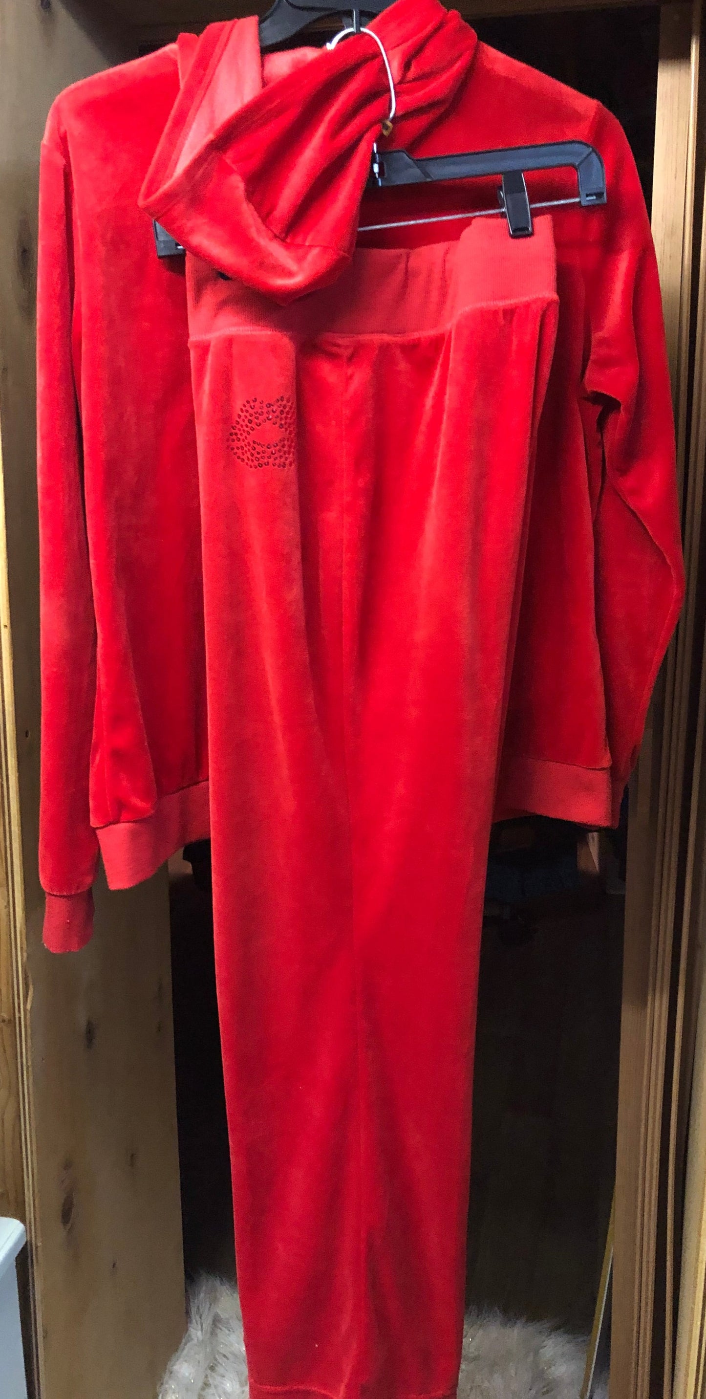 Woman 2 pic.Jogger Set Zipper Front Hoodie With pockets Size 2XL Color Red Raver