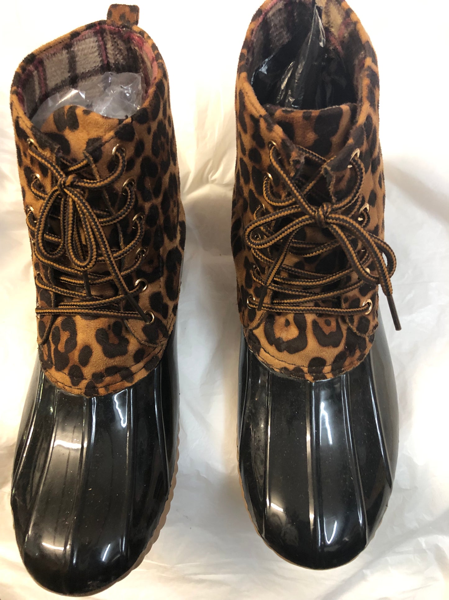 YOKI Women's Dylan-15 Fashion Leopard Cheetah Print Ankle Boots Size 11 Pre-Owned