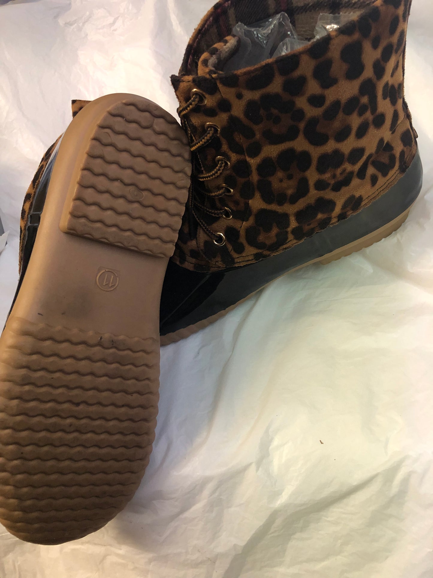 YOKI Women's Dylan-15 Fashion Leopard Cheetah Print Ankle Boots Size 11 Pre-Owned