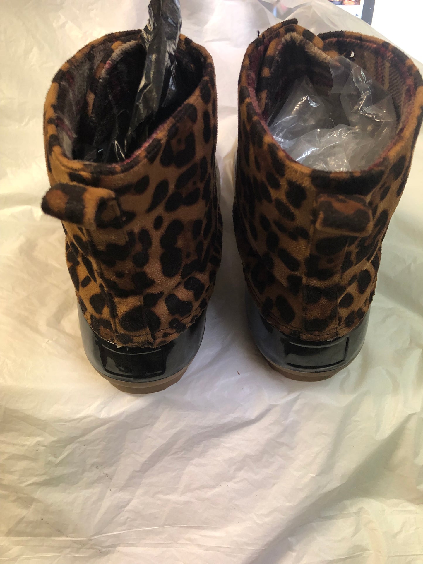 YOKI Women's Dylan-15 Fashion Leopard Cheetah Print Ankle Boots Size 11 Pre-Owned