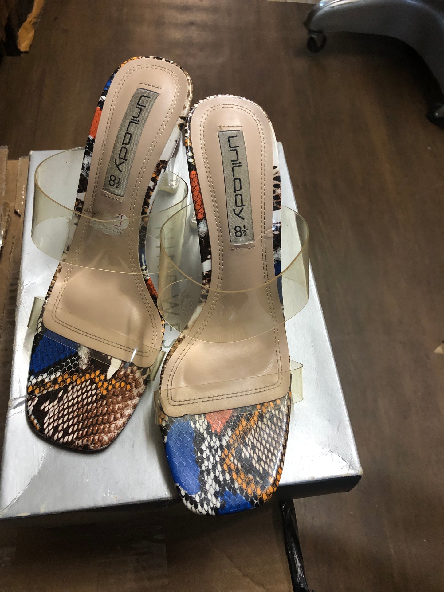 Woman Shoes Mule Slide Color: Clear/Snake Print Trim Easter Ready Size 8.5 By Unilody Pre- Owned