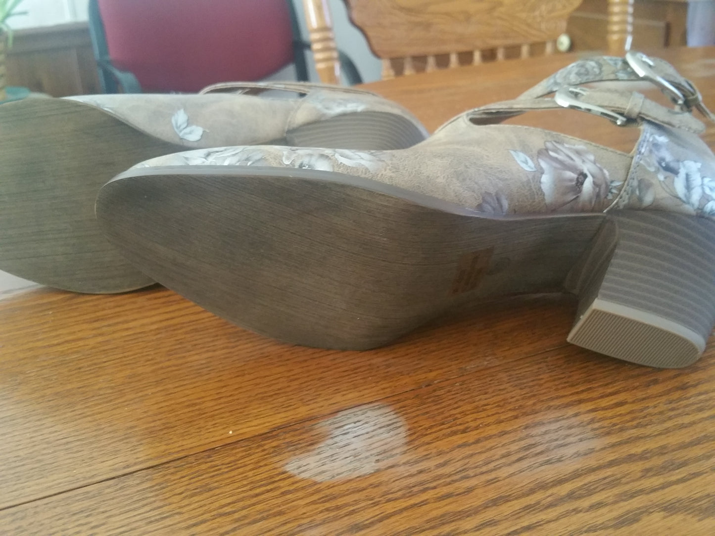 Woman Ankle Boots Bronze Tan Color With Silver Splash Size 9W