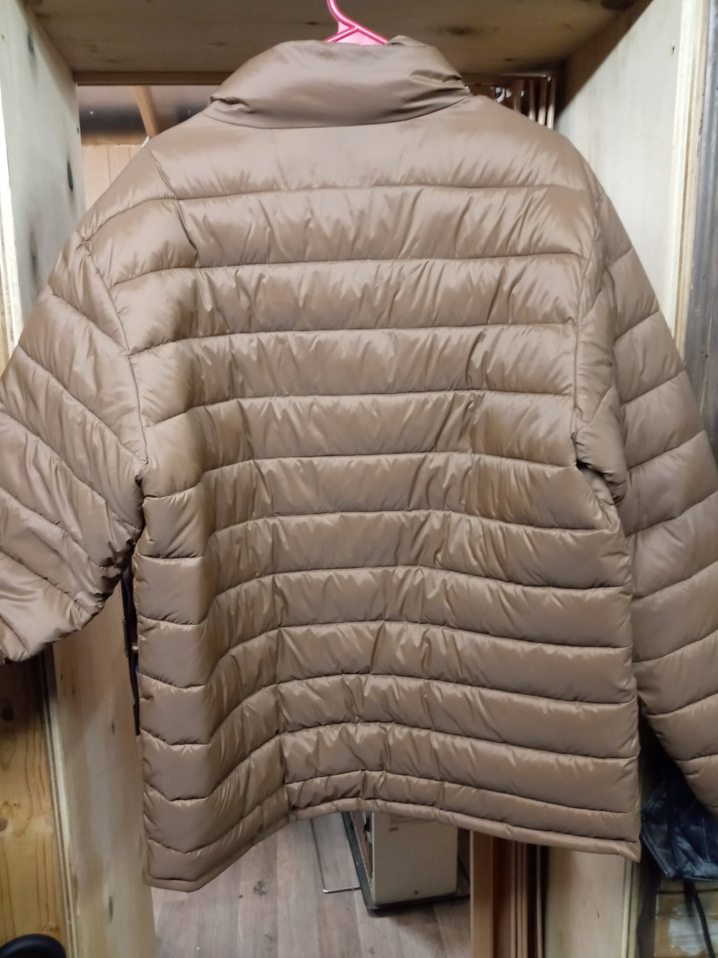 Woman Puffer Bass Creek Outfitters Coat Size XL Color Brown