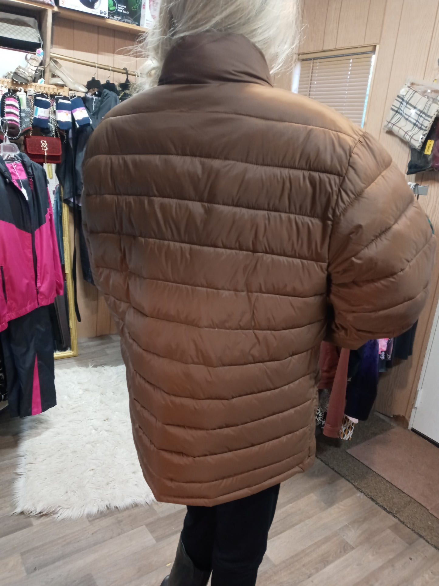 Woman Puffer Bass Creek Outfitters Coat Size XL Color Brown
