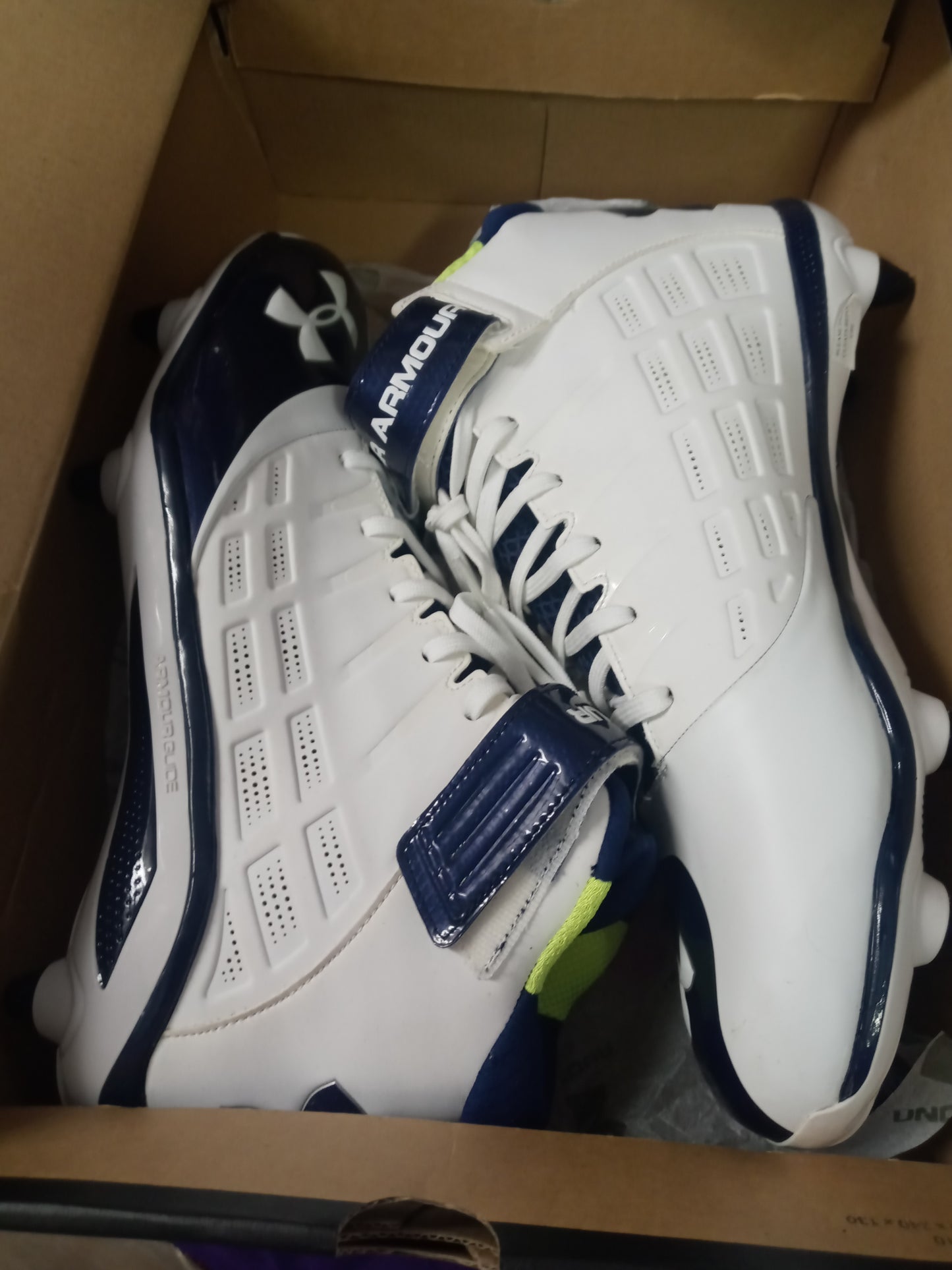 Football Cleats Under Armour Size 12.5 Color White/Blue "New Arrival" It's Football Season