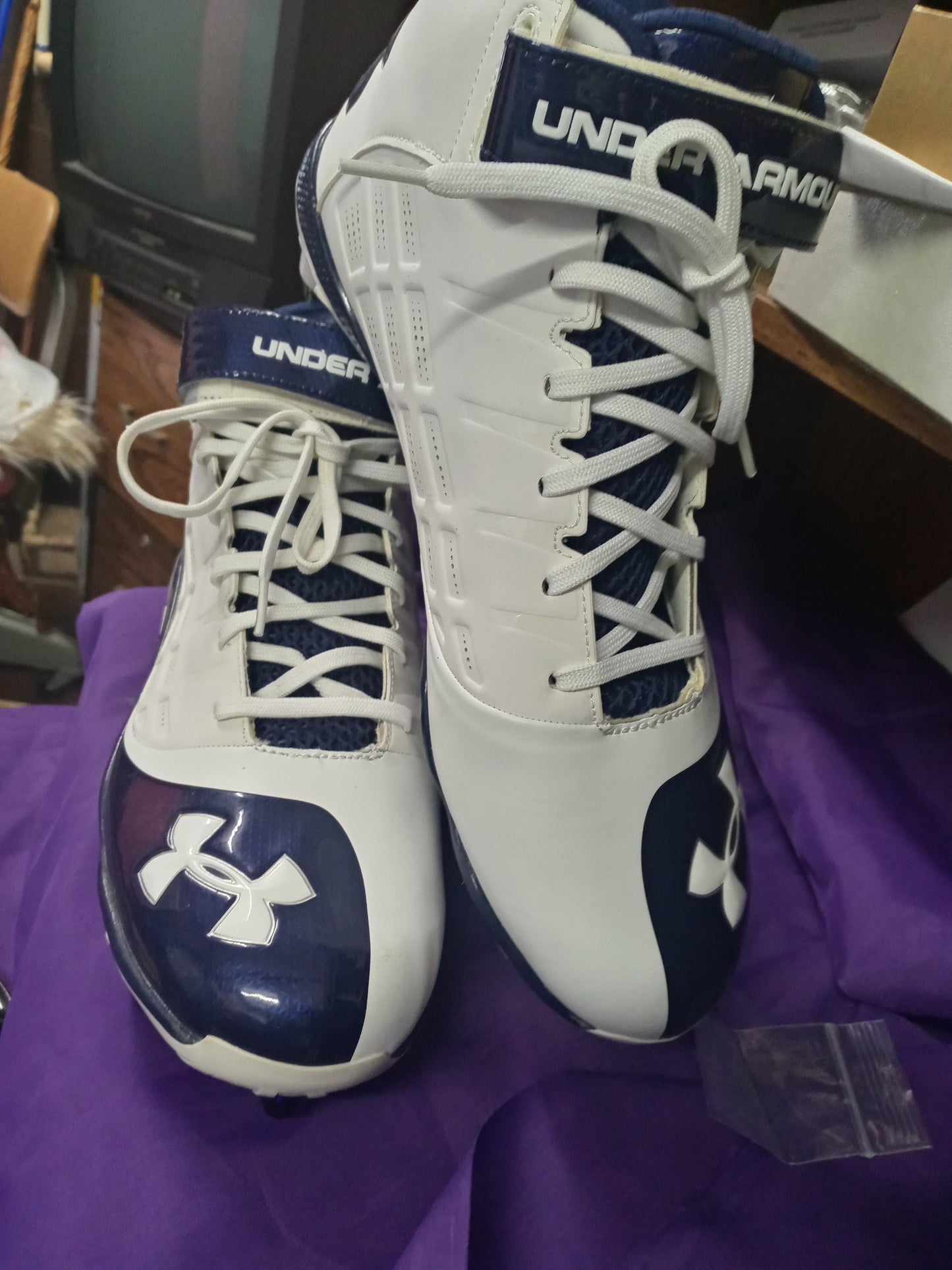 Football Cleats Under Armour Size 12.5 Color White/Blue "New Arrival" It's Football Season