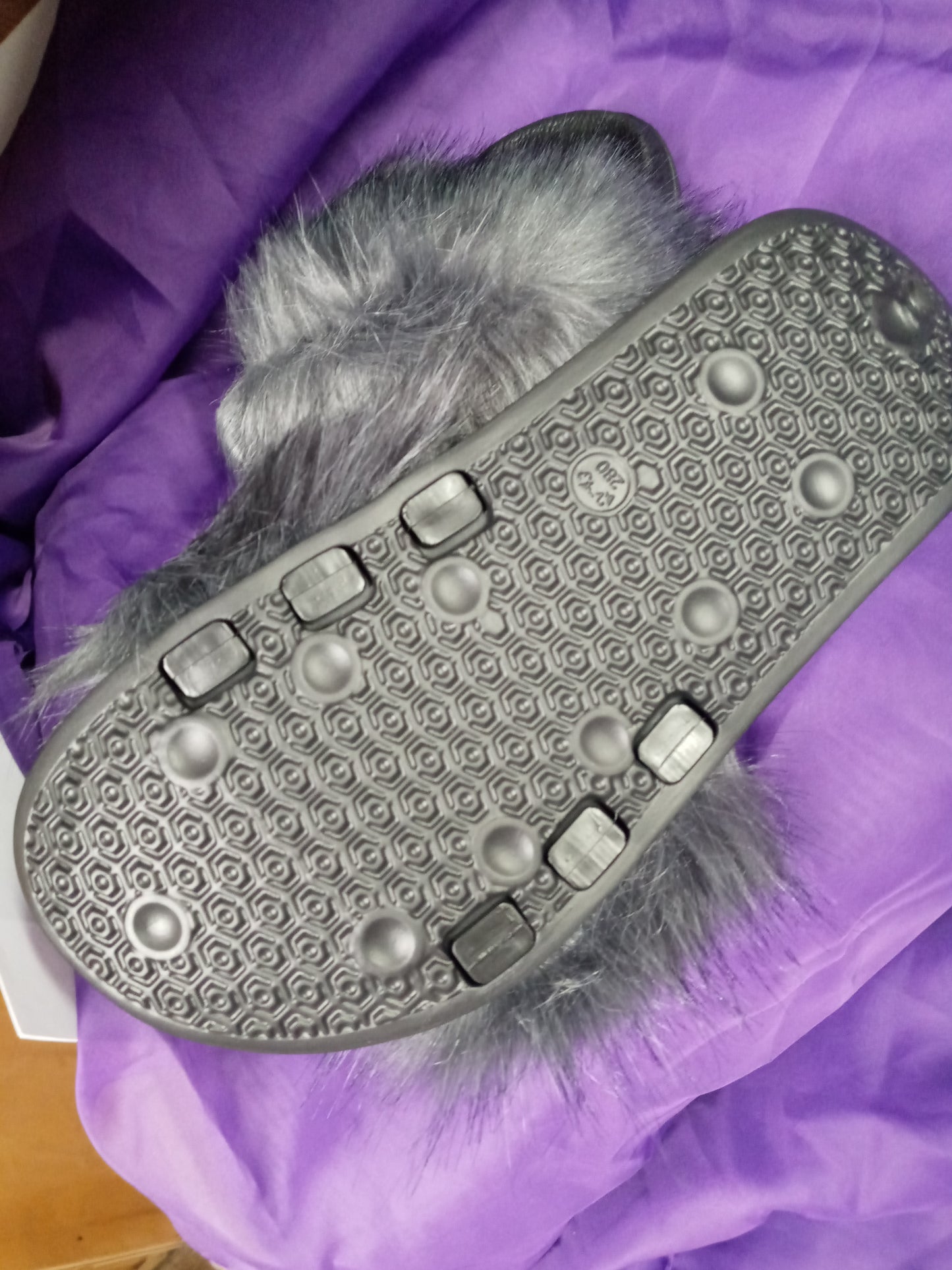 Summer Explosion Woman Fur Slides Color Gray Size 9.5 (SOLD OUT)