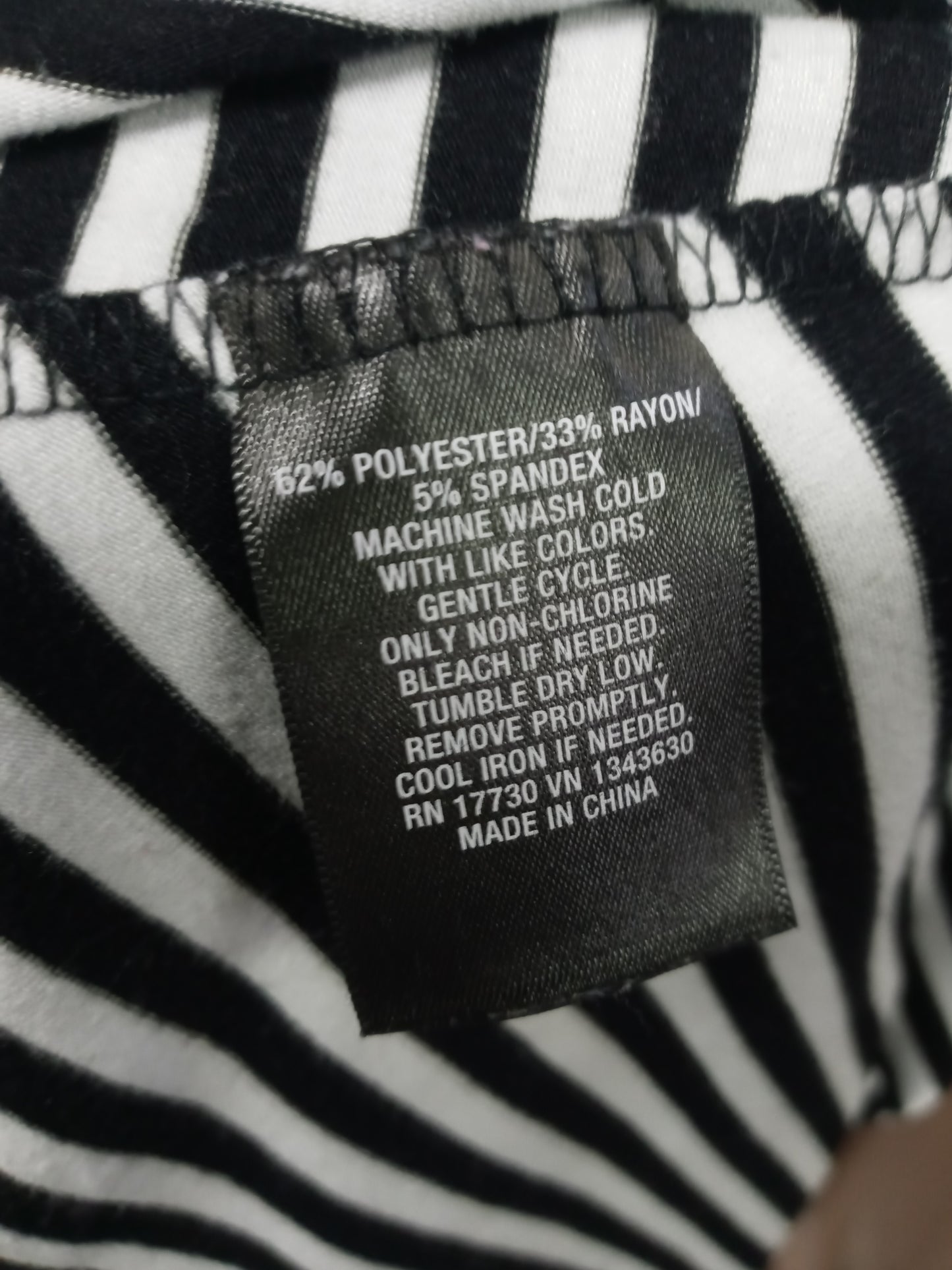 Woman Black and White Zebra Print Dress Size L Sleeveless. "New Arrival" SOLD OUT