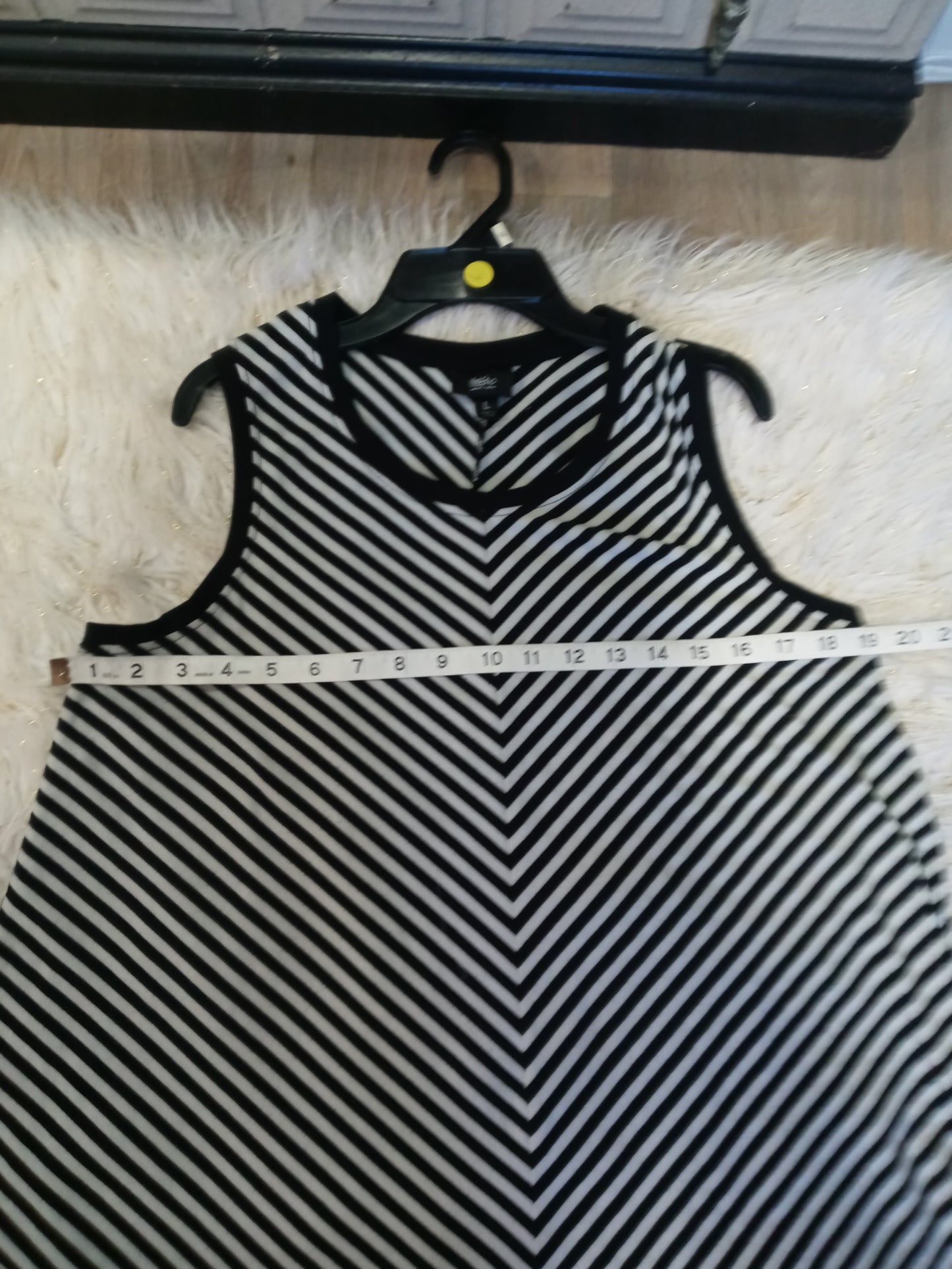 Woman Black and White Zebra Print Dress Size L Sleeveless. "New Arrival" SOLD OUT
