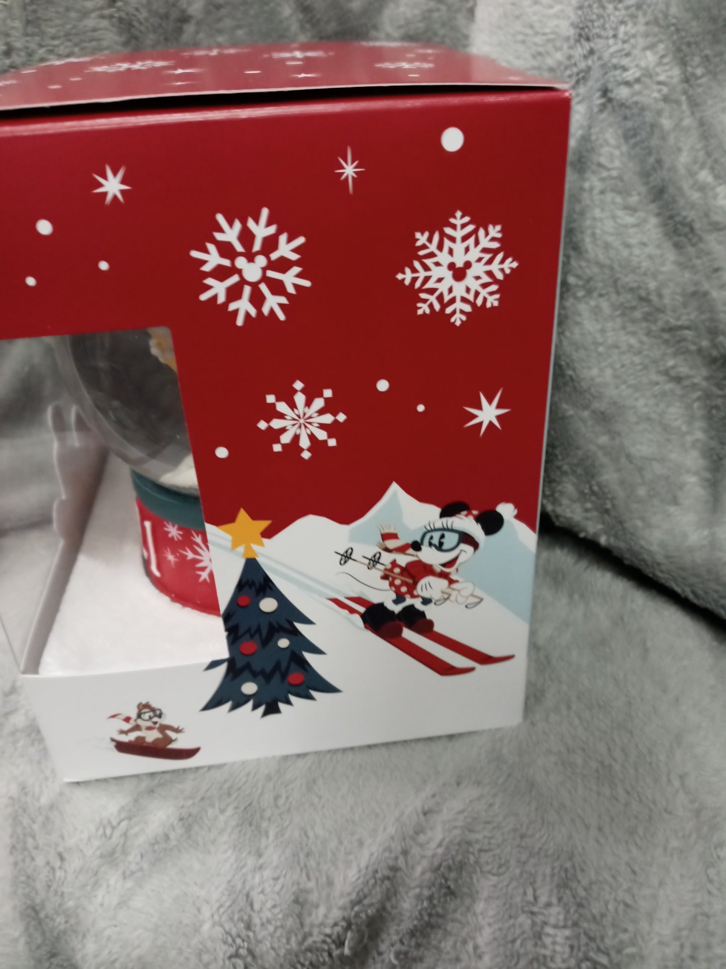 Disney Mickey & Minnie Mouse Snow Globe 2021