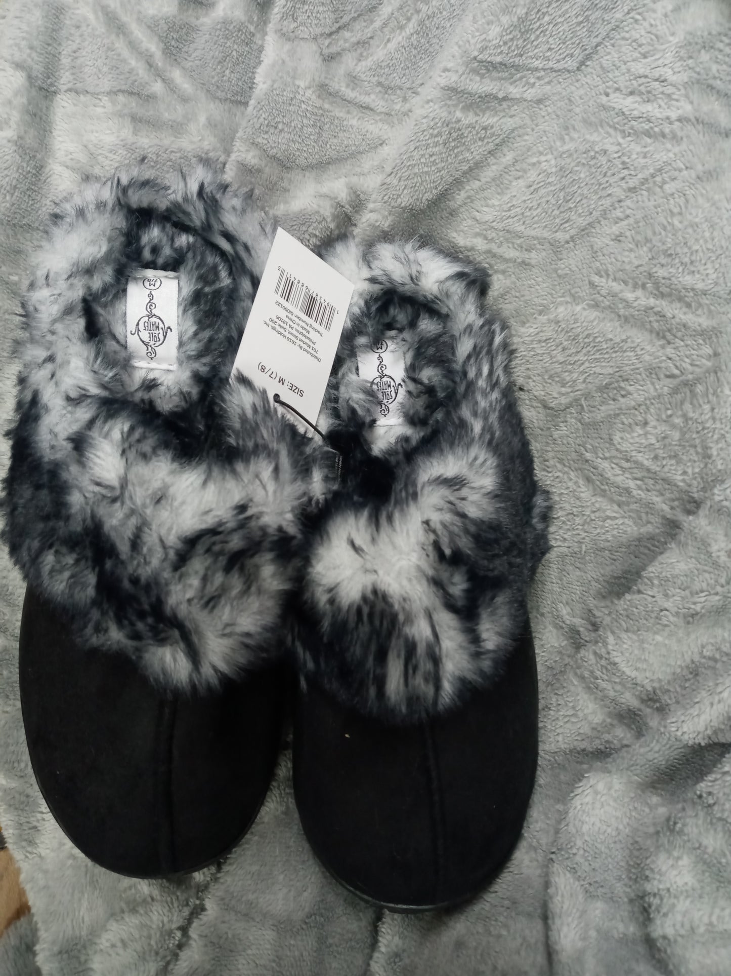 Woman Fuzzy Fur Bed Slippers(SOLD OUT)Of The M 7/8 ONLY AVAILABLE Size L 9/10 Color Blk/Gray "New Arrival"