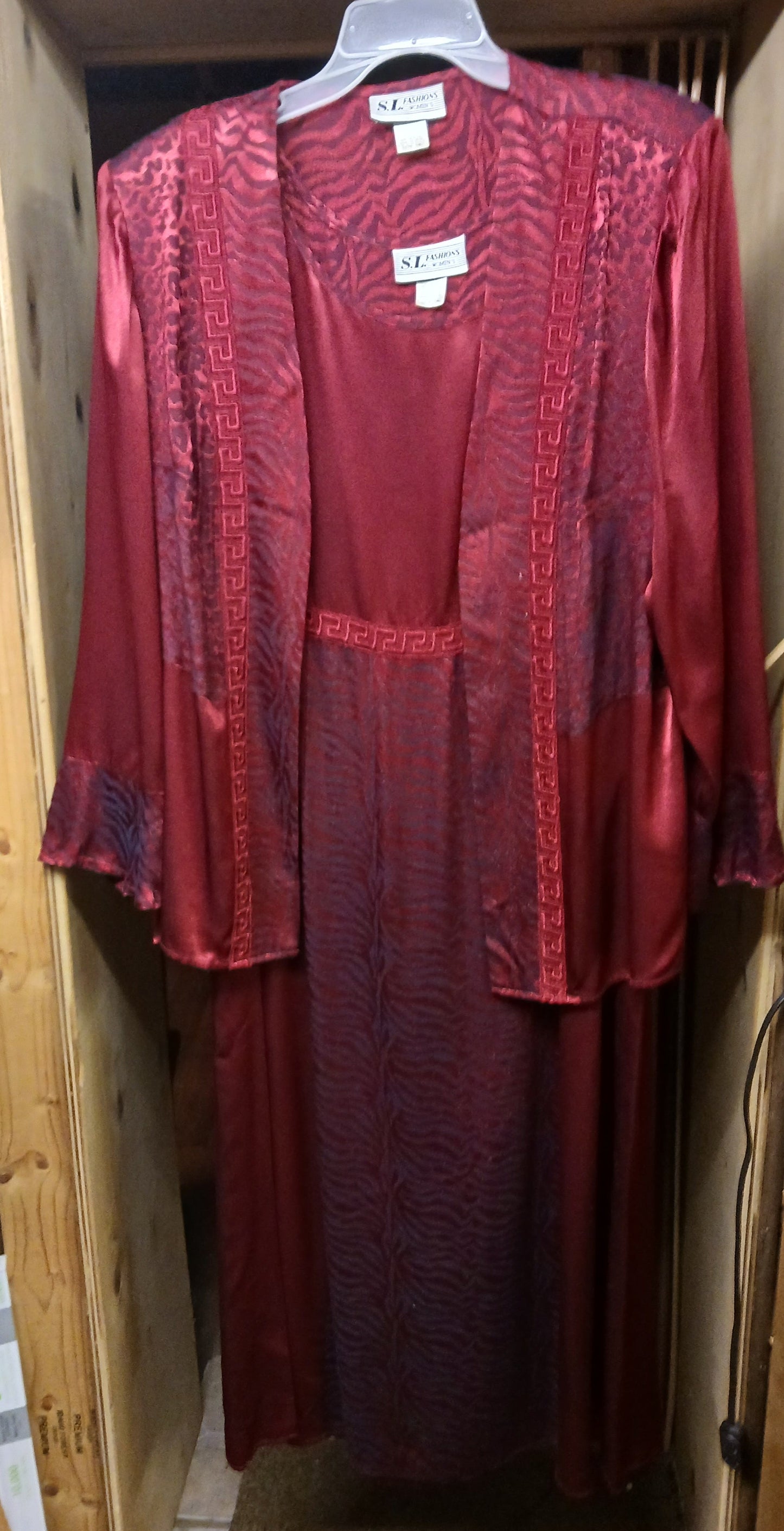Woman Dress 2 piece Dress Size 20 Color Royal Wine Jacquard Color Pattern"Christmas Ready"
