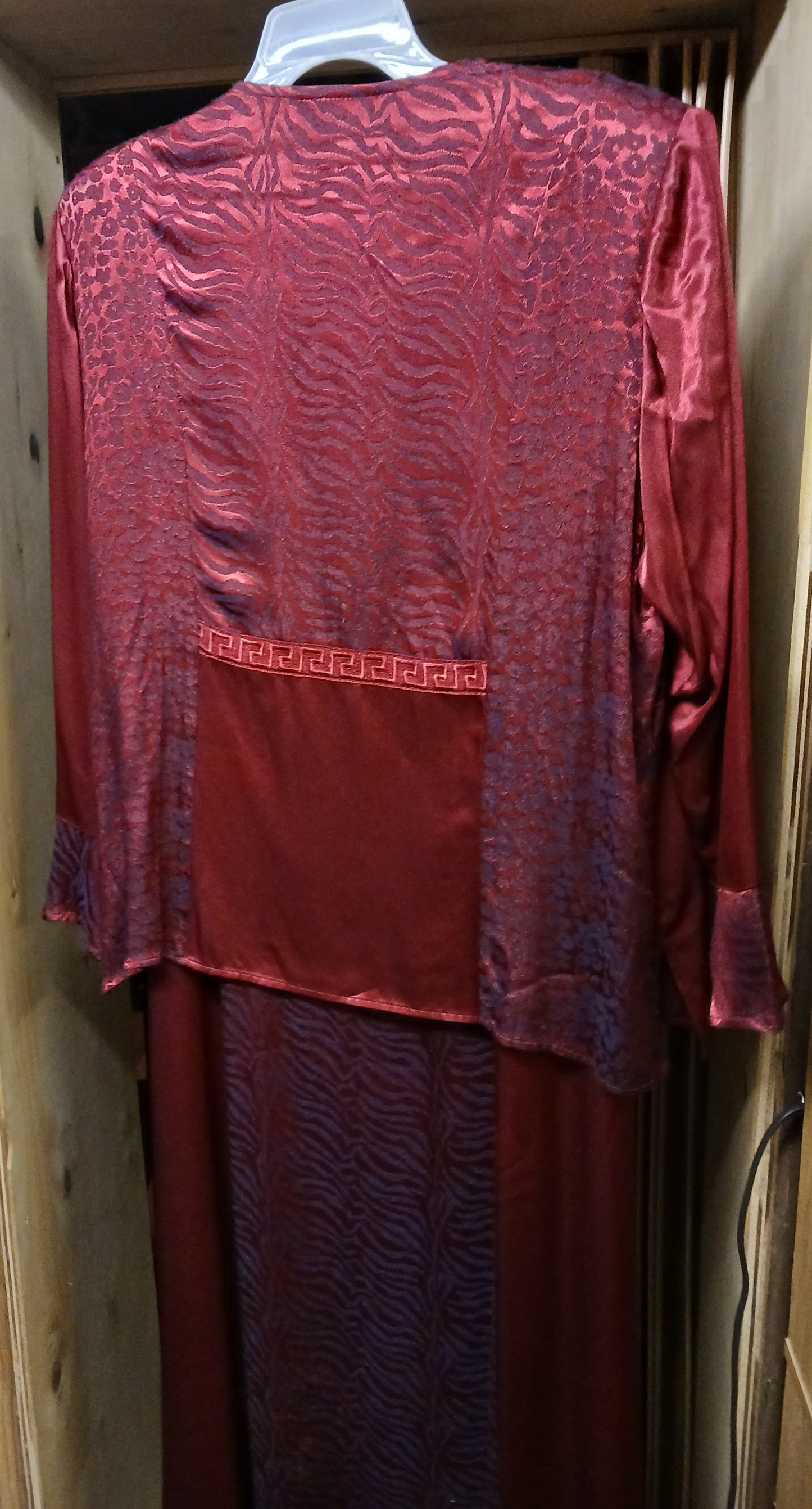 Woman Dress 2 piece Dress Size 20 Color Royal Wine Jacquard Color Pattern"Christmas Ready"