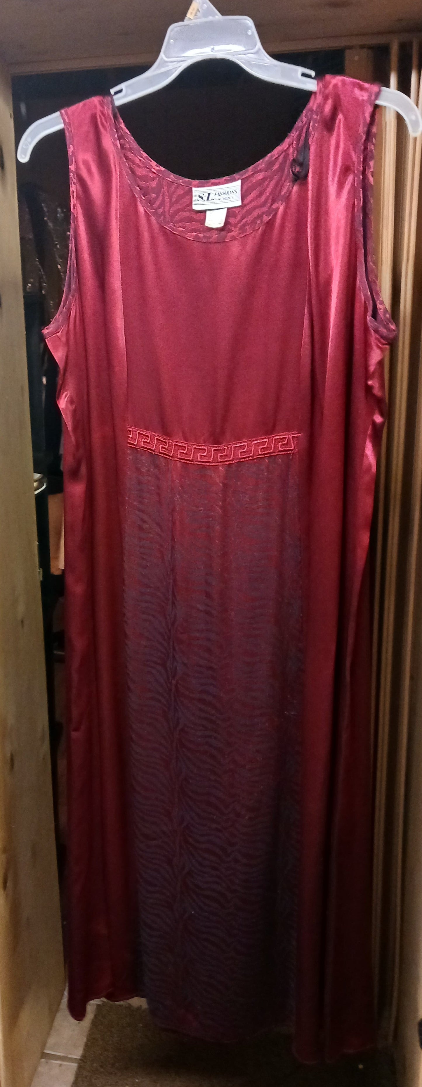 Woman Dress 2 piece Dress Size 20 Color Royal Wine Jacquard Color Pattern"Christmas Ready"