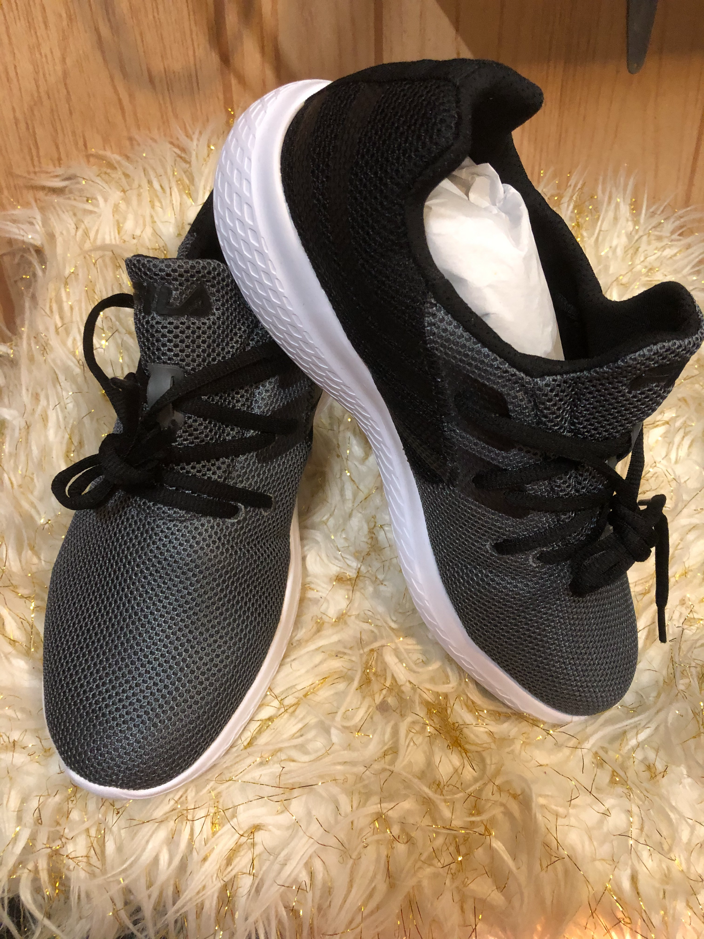 Men Fila Sneakers Shoes Size 9.5Black/Gray (Back In Stock) Also In Black/White(SALE)"Fathers Day Sale Going On Now.