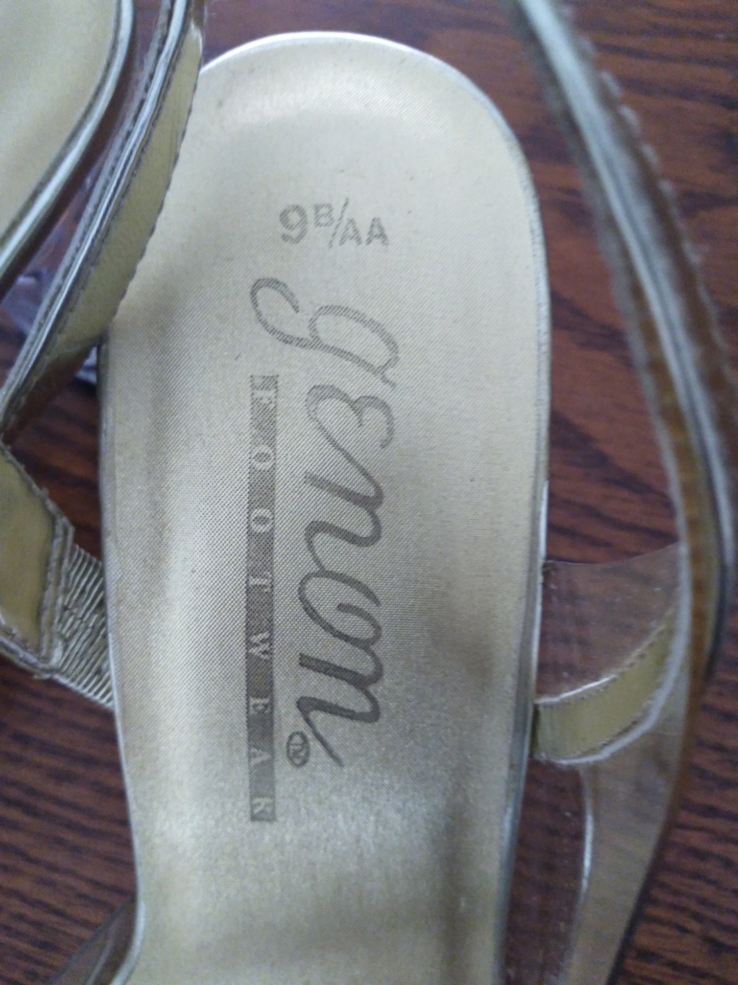 Woman Pre-Owned Clear With Bling Dress Scoop Hill Shoe Size 9