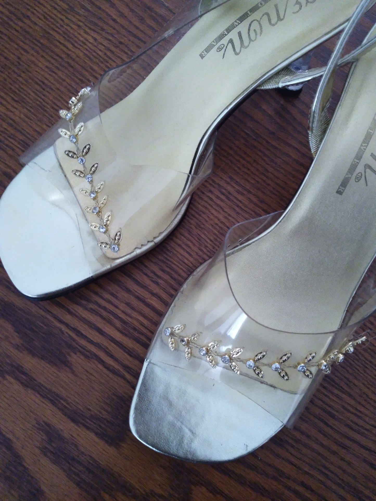 Woman Pre-Owned Clear With Bling Dress Scoop Hill Shoe Size 9