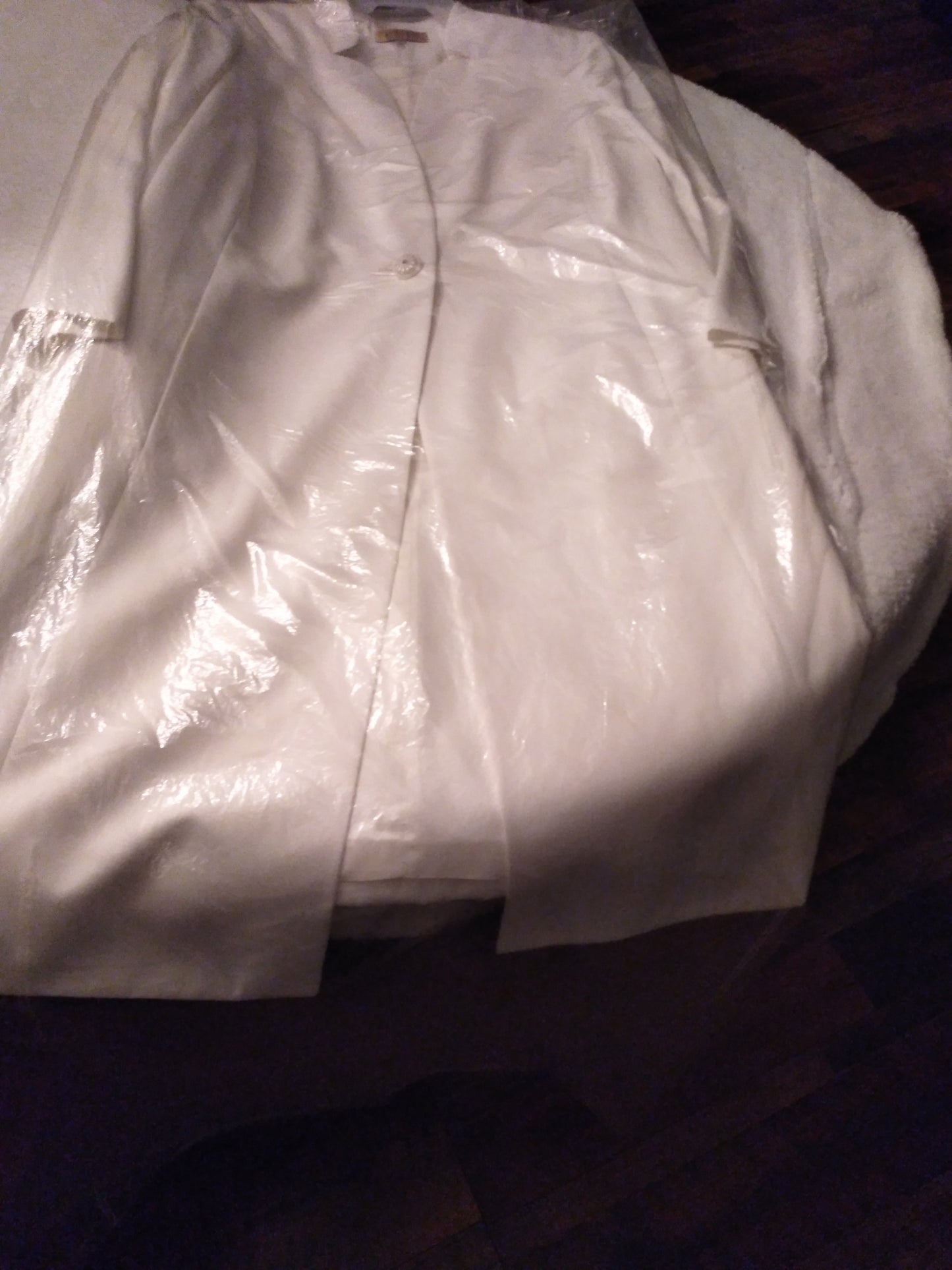 Woman 2Pc. Coat Suit Vanilla ice Size 22