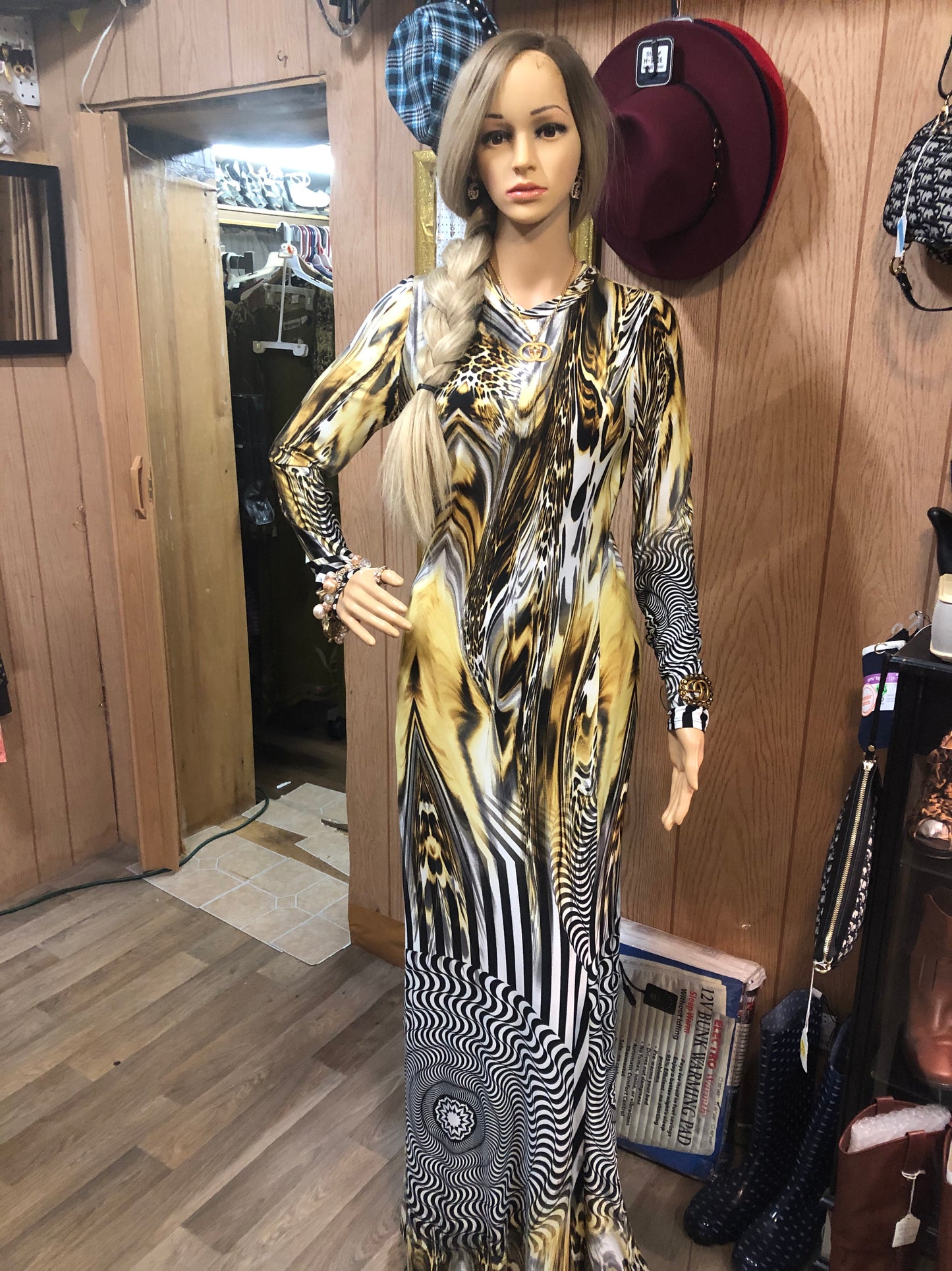 Womans Dress By:Jasmine Zebera Print "Great Fall Collection"(Size Large)