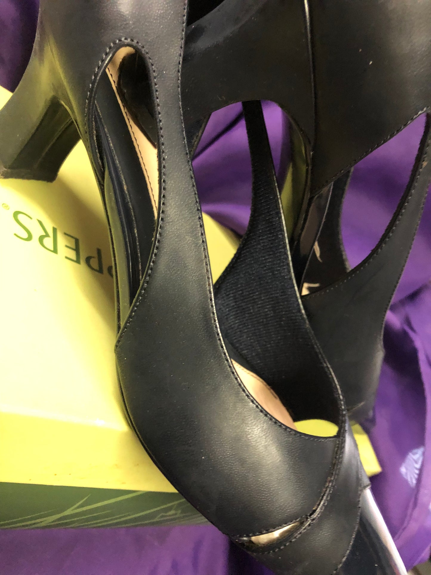 Woman Pre-Owned Navy Blue Pump Size 8.5