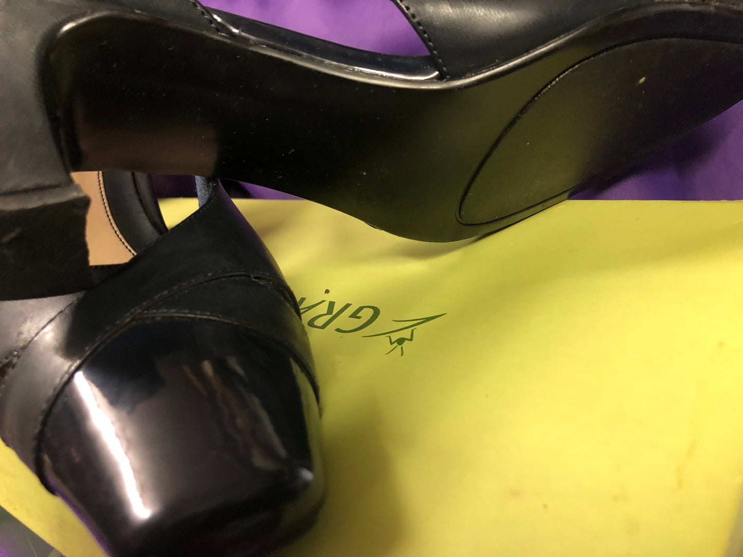 Woman Pre-Owned Navy Blue Pump Size 8.5